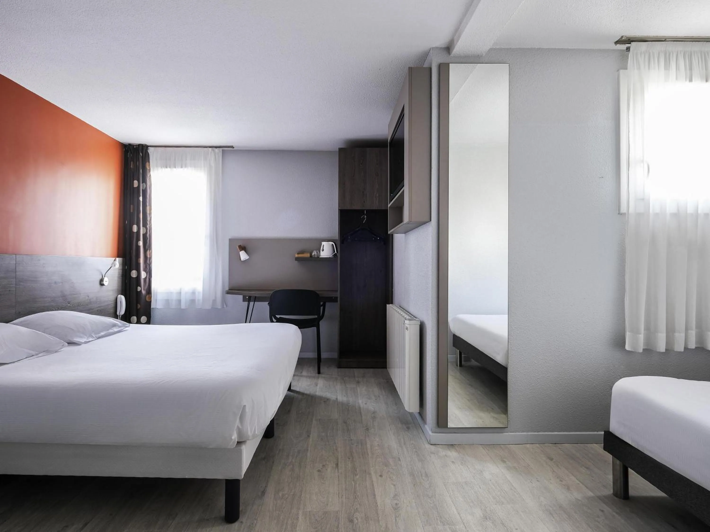 Other, Bed in greet Hotel Massieux Lyon Nord