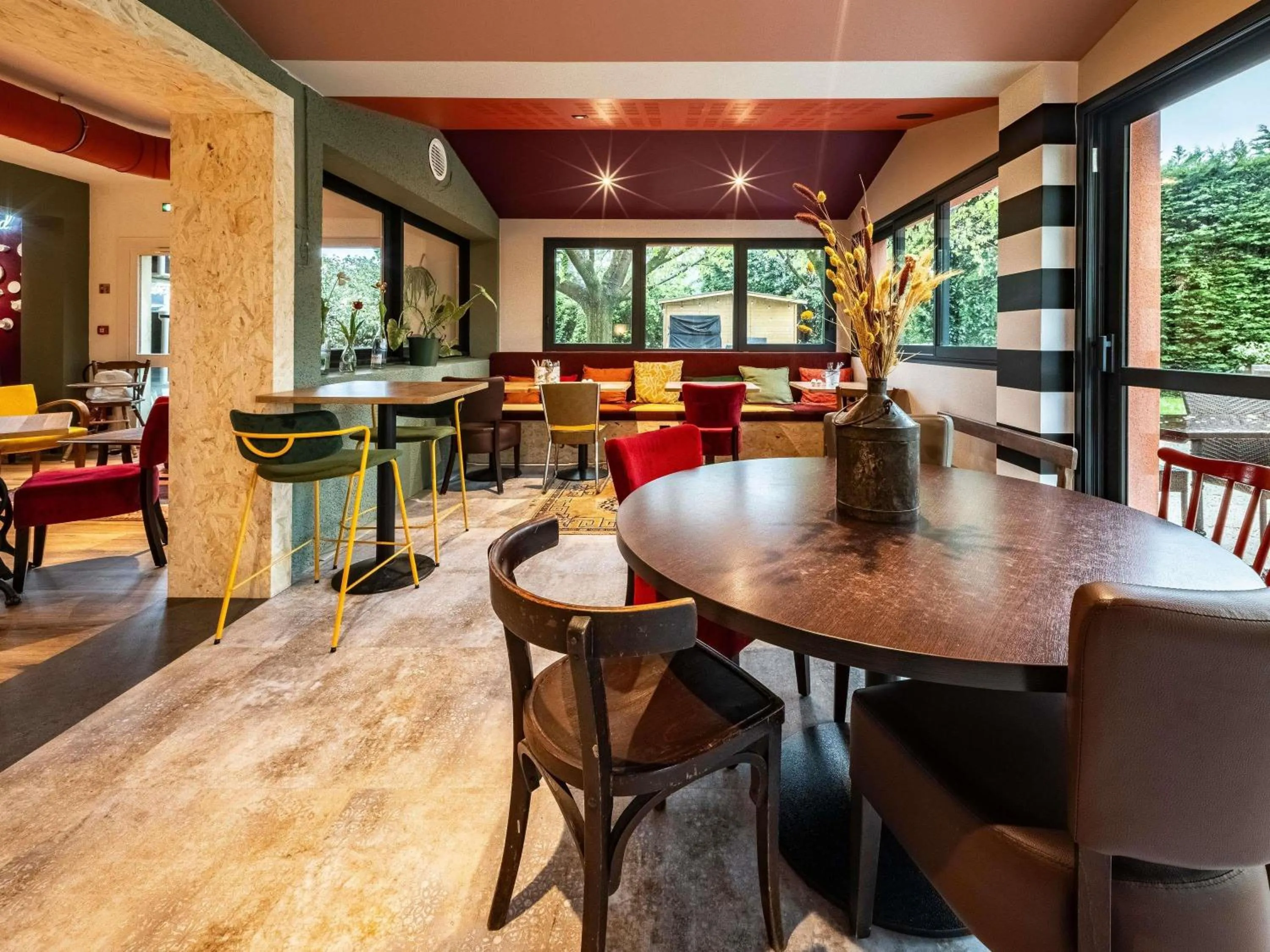 Restaurant/places to eat in greet Hotel Massieux Lyon Nord