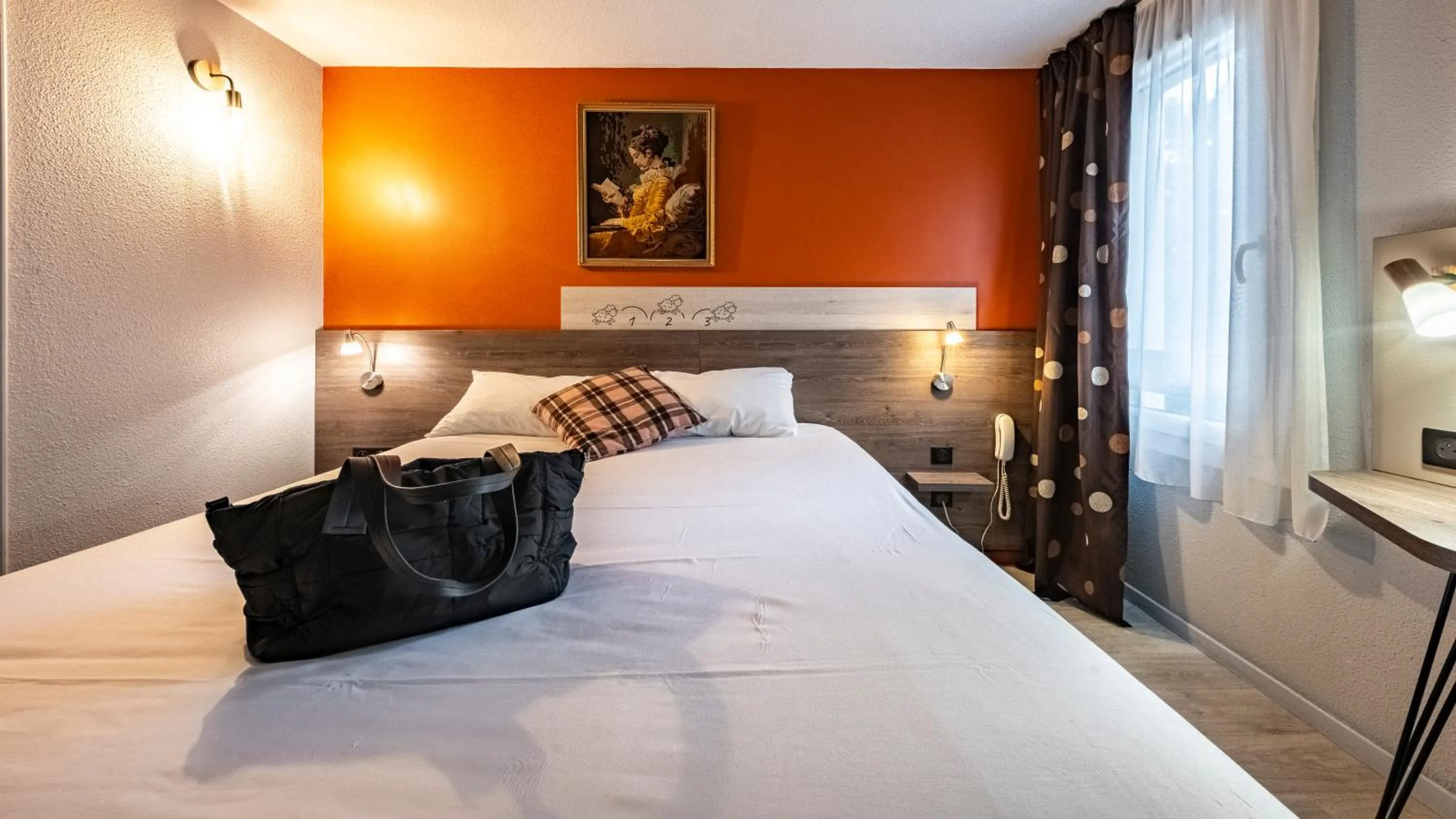 Bedroom, Bed in greet Hotel Massieux Lyon Nord