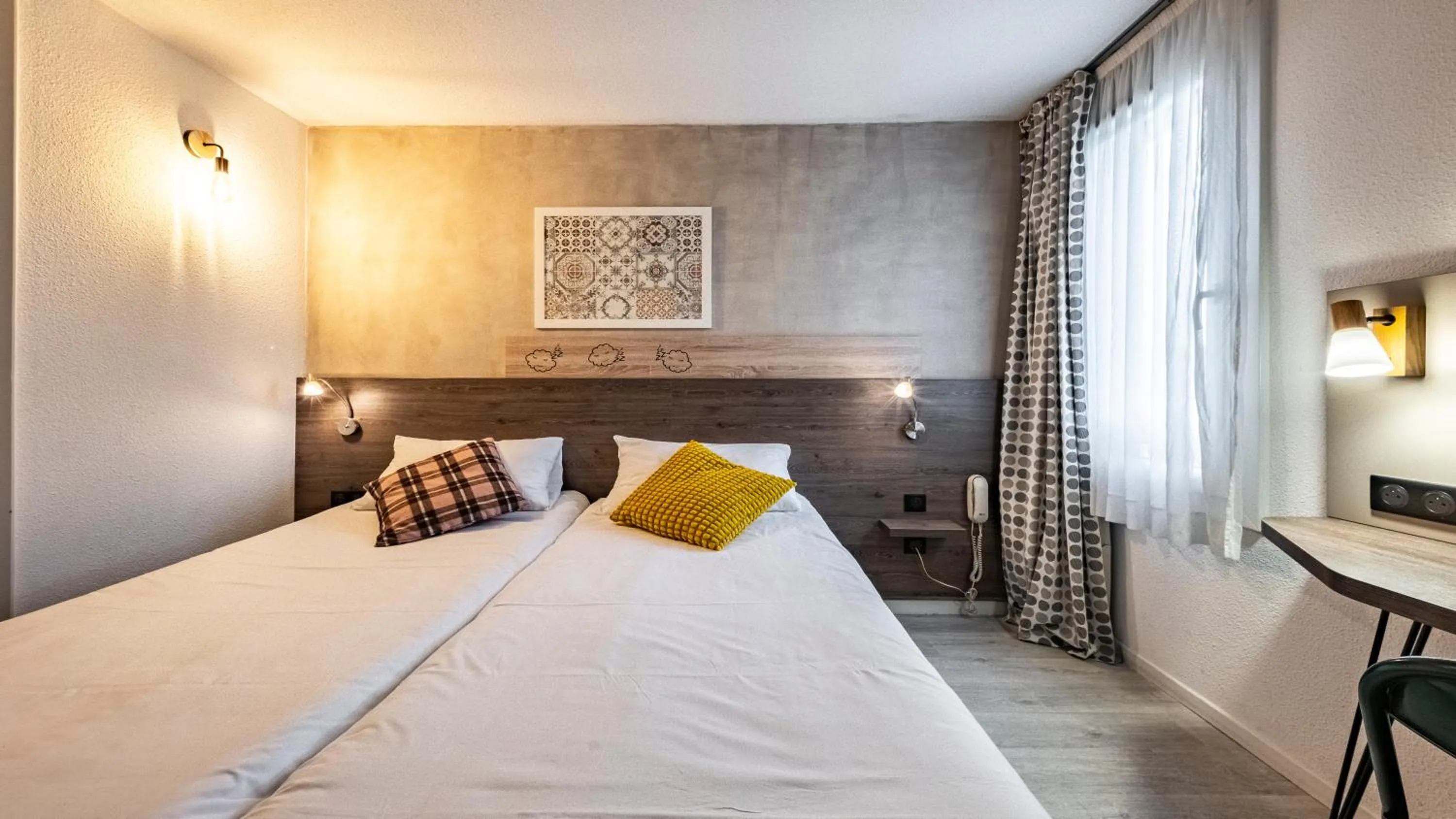 Bedroom, Bed in greet Hotel Massieux Lyon Nord