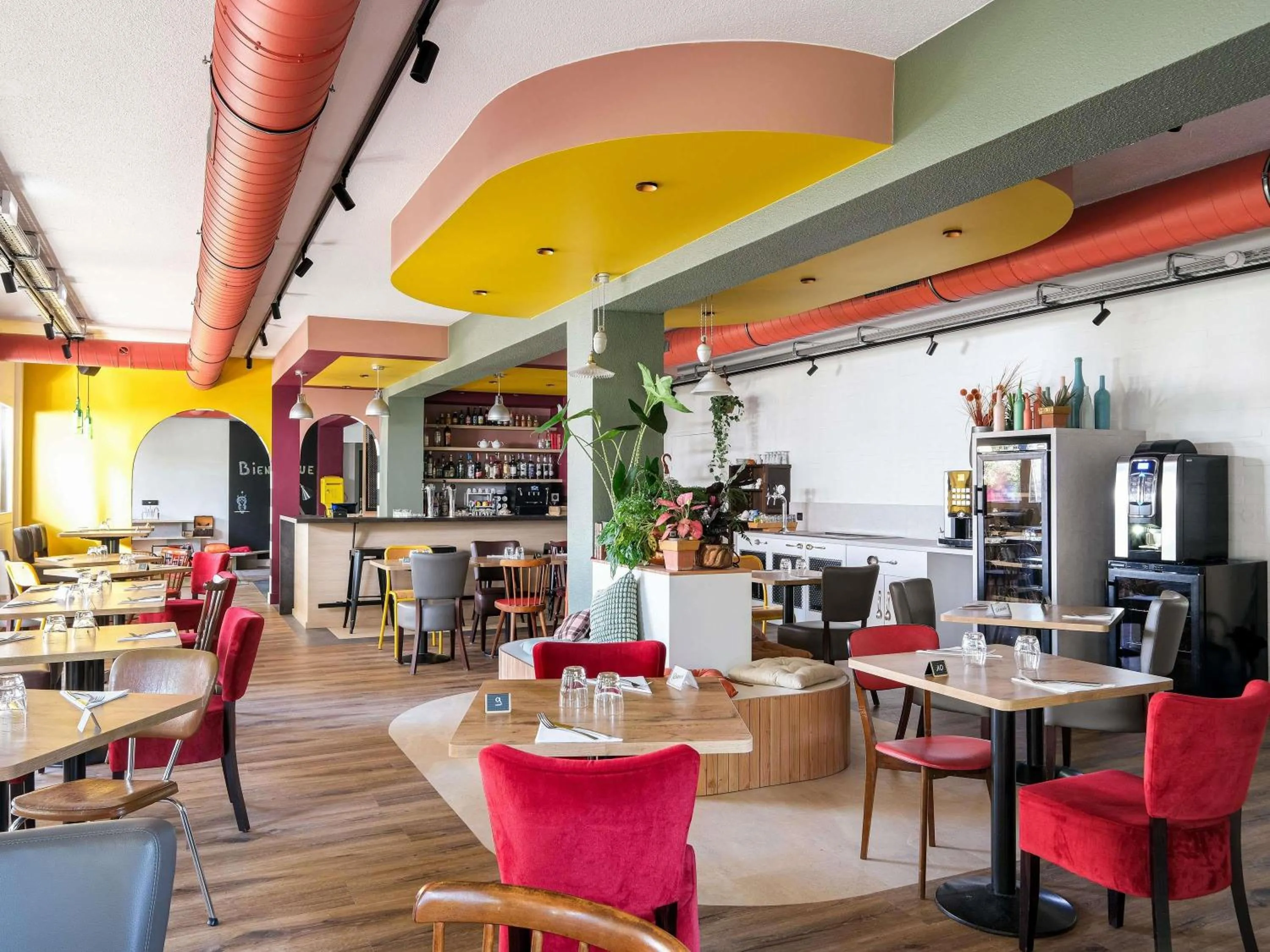 Restaurant/places to eat in greet Hotel Massieux Lyon Nord