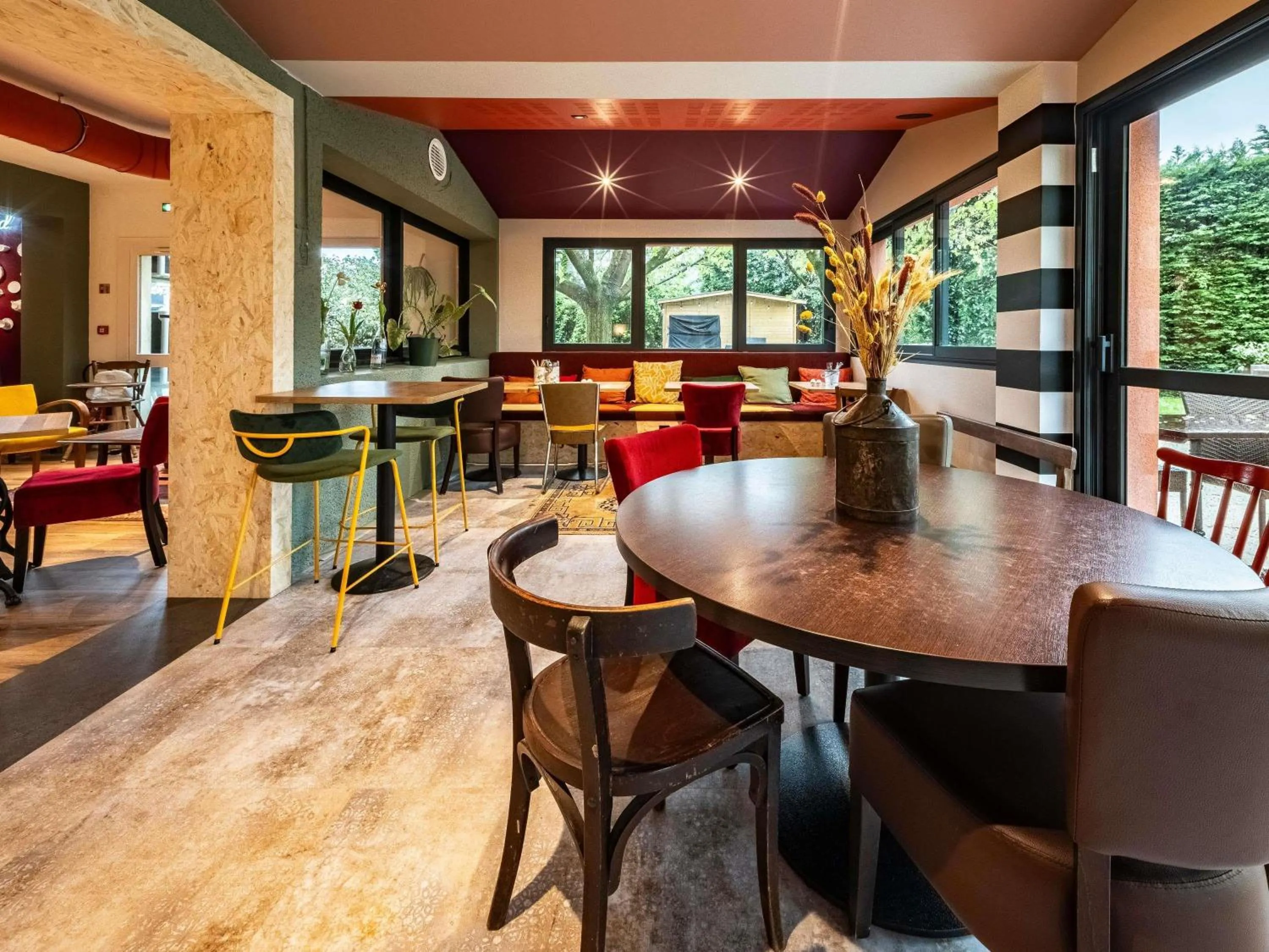 Restaurant/places to eat in greet Hotel Massieux Lyon Nord