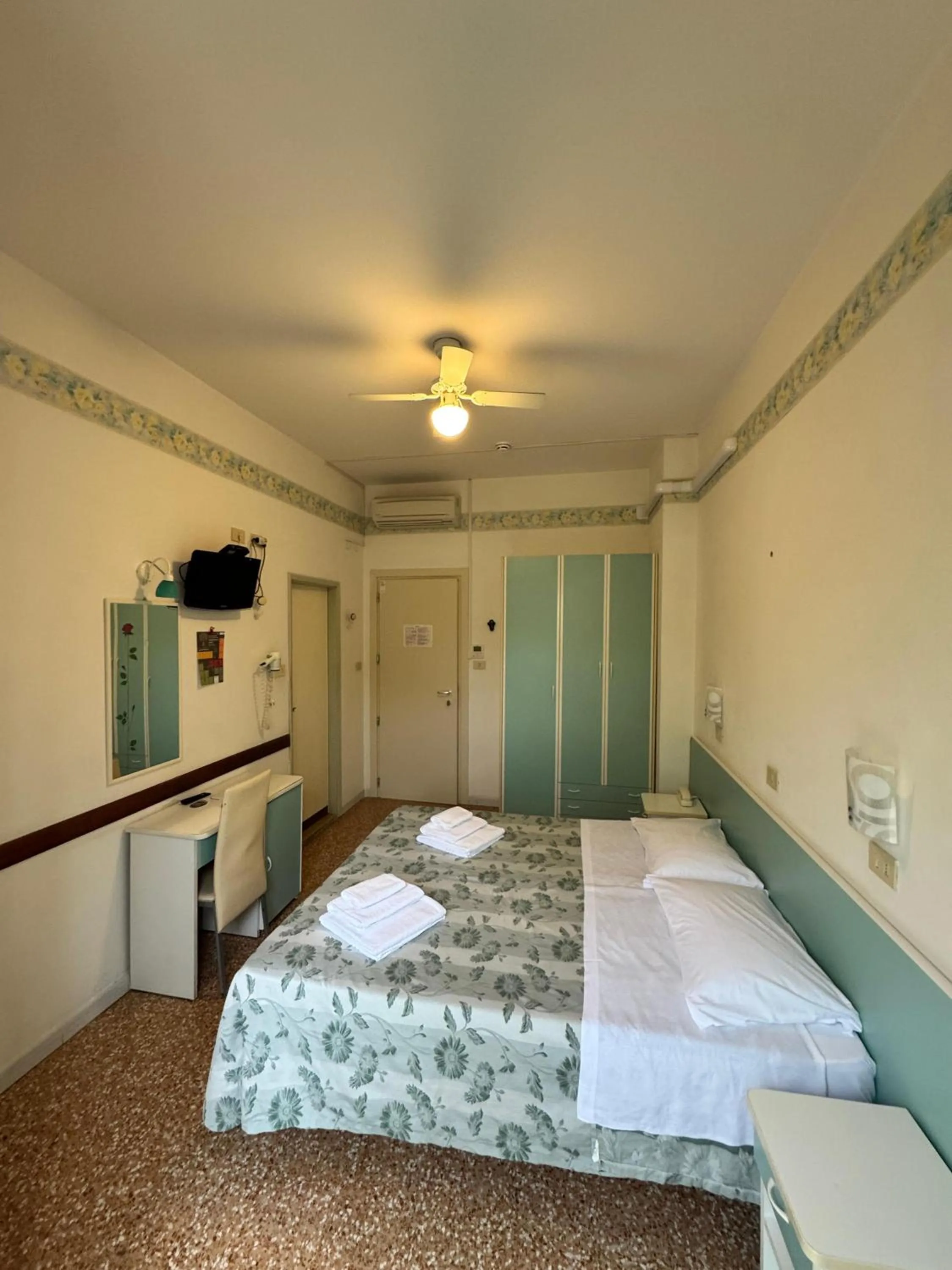 Bedroom, Bed in Hotel Urania Nuova Gestione