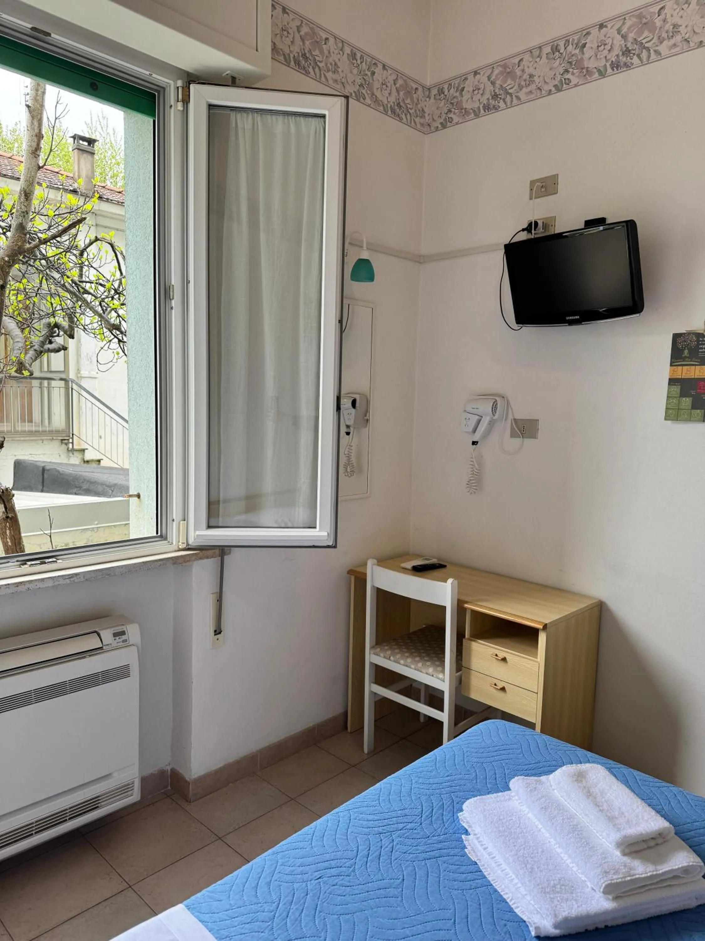 Bedroom, Bed in Hotel Urania Nuova Gestione