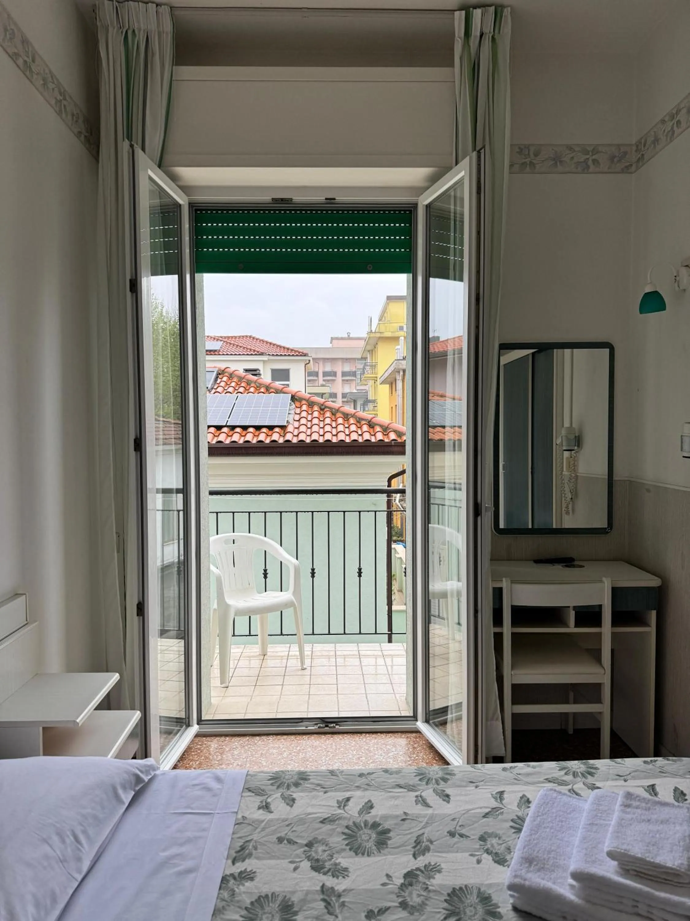 Balcony/Terrace, Bed in Hotel Urania Nuova Gestione