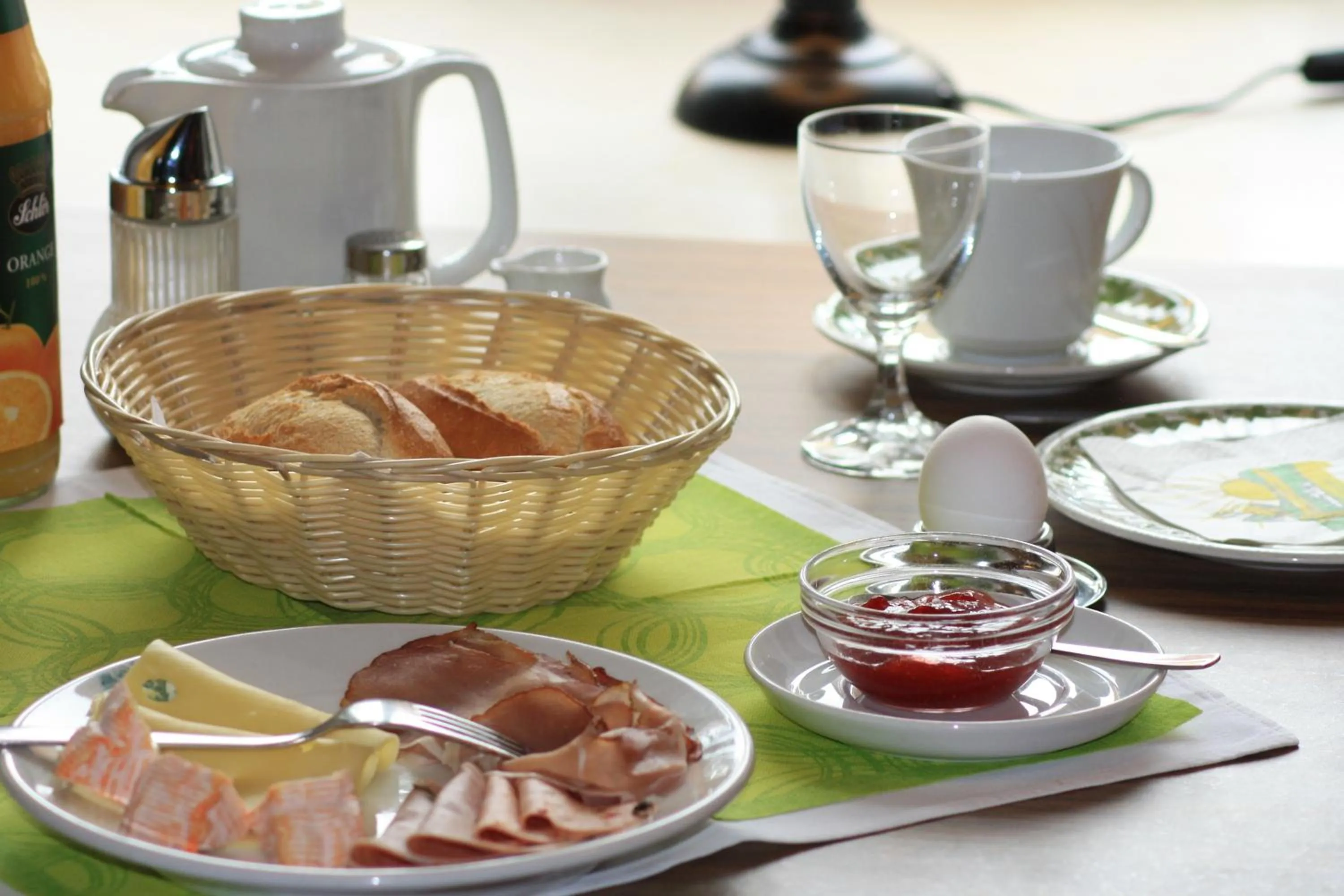 Breakfast in Gasthaus Storchen