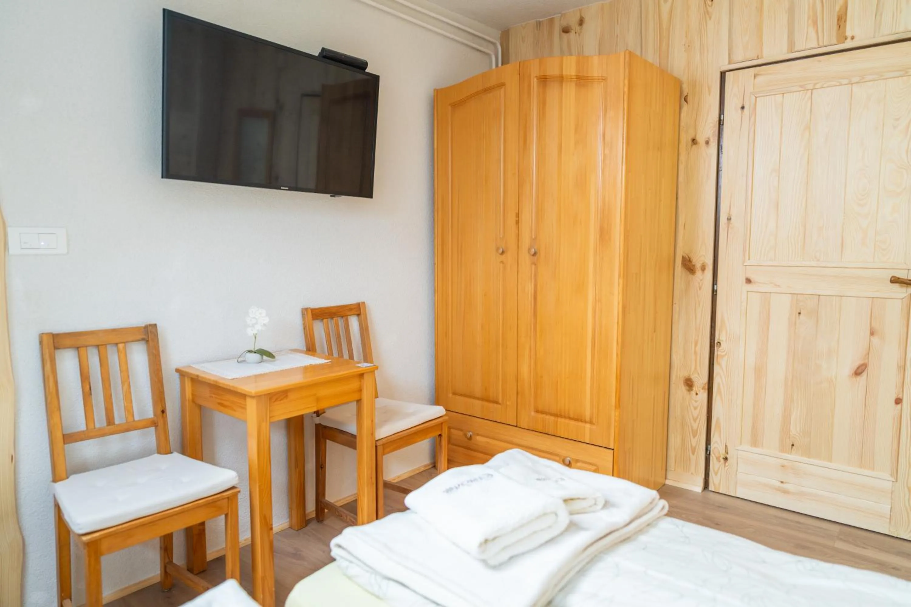 Bed in Pension Cerkovnik