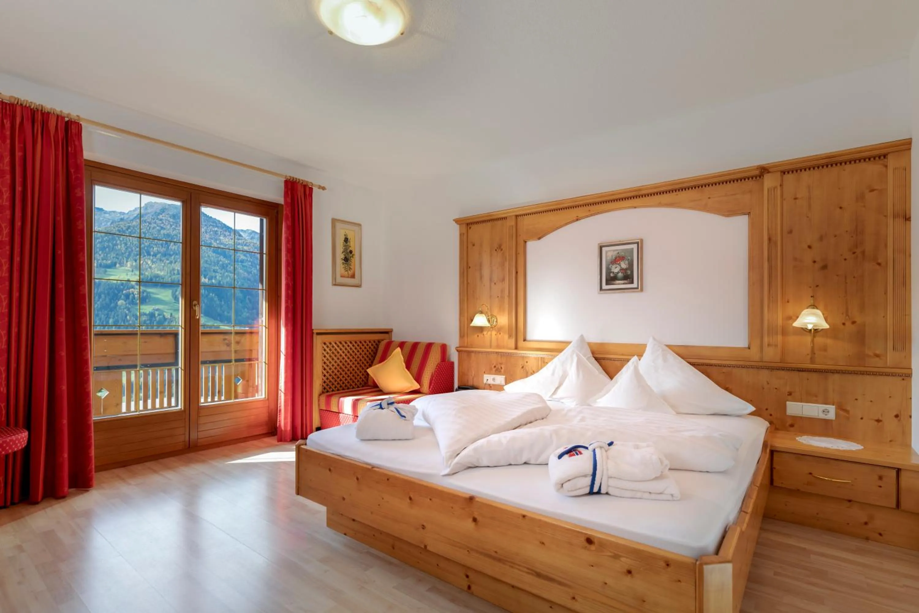 Photo of the whole room, Bed in Hotel Kronhof