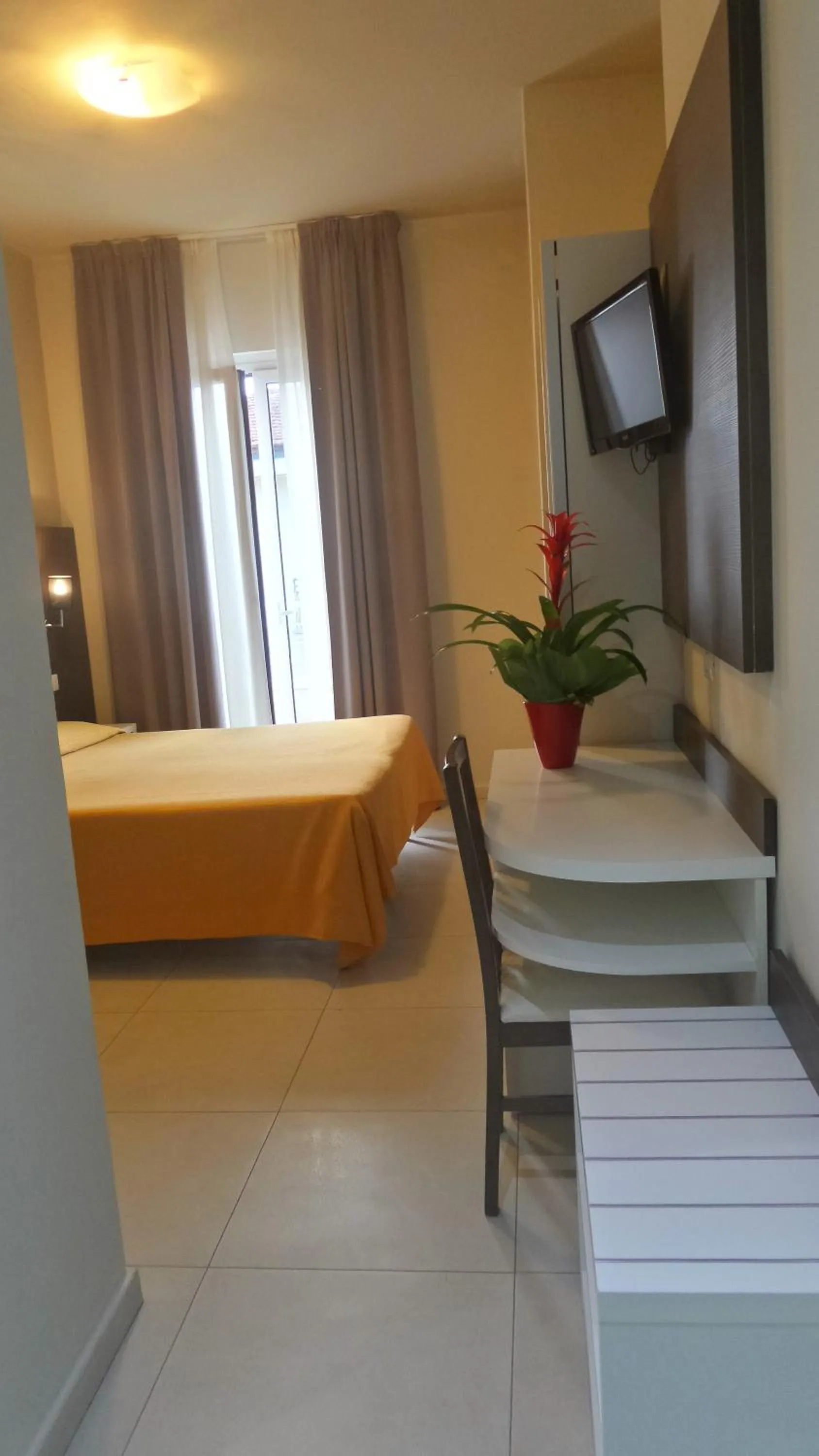 Bedroom, Bed in Hotel Bergamo