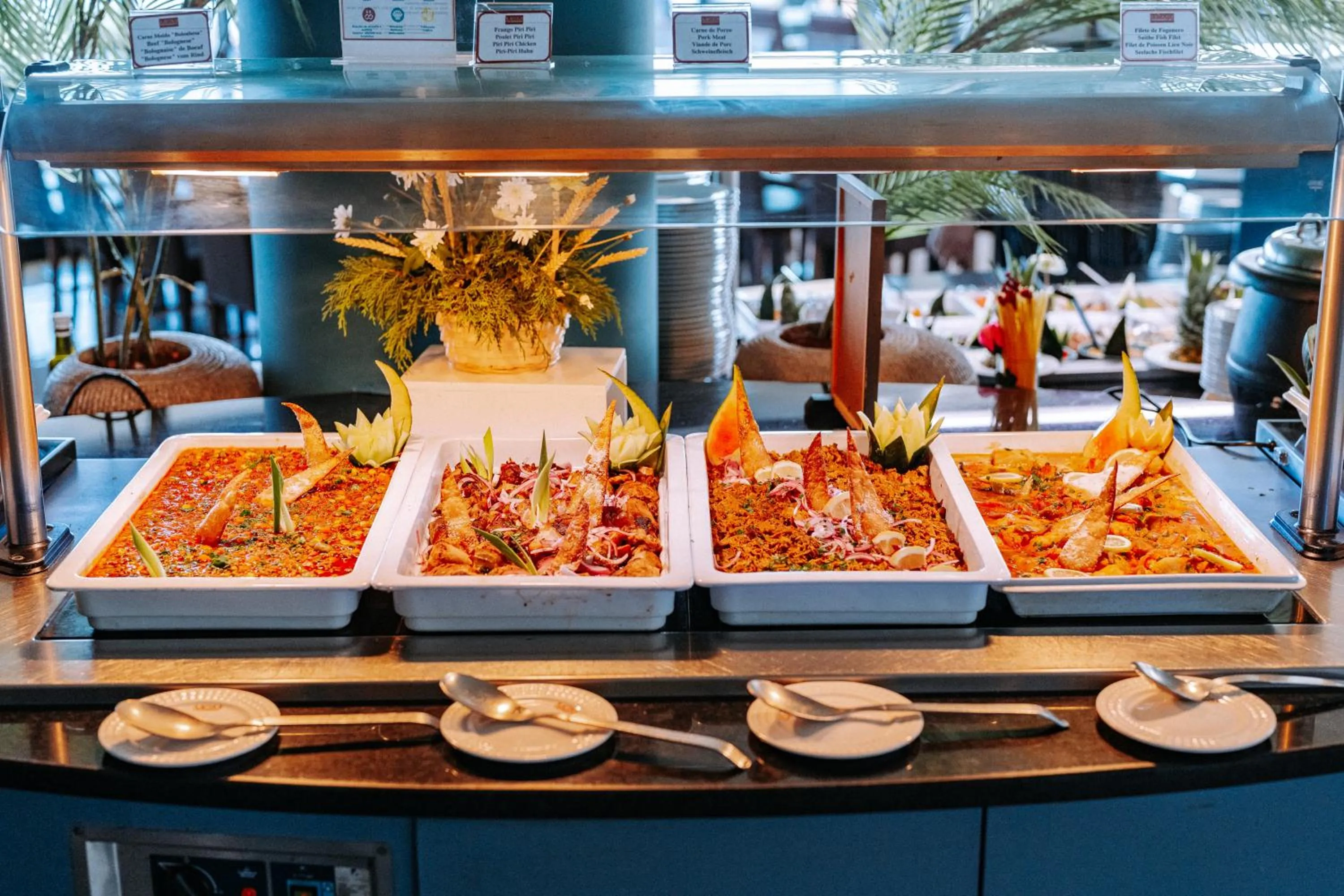 Restaurant/places to eat in Muthu Raga Madeira Hotel