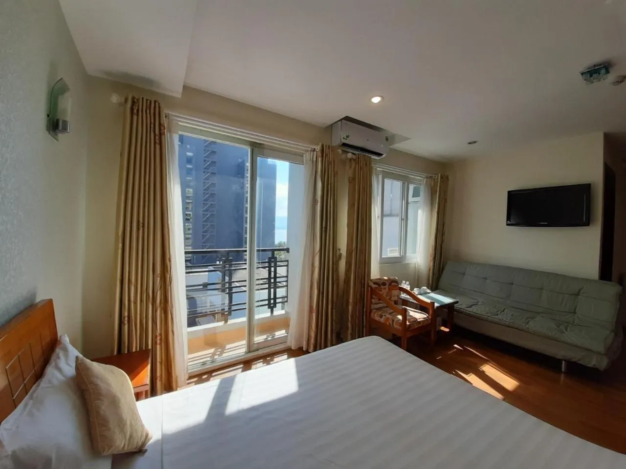 Decorative detail, Bed in Golden Sea Hotel