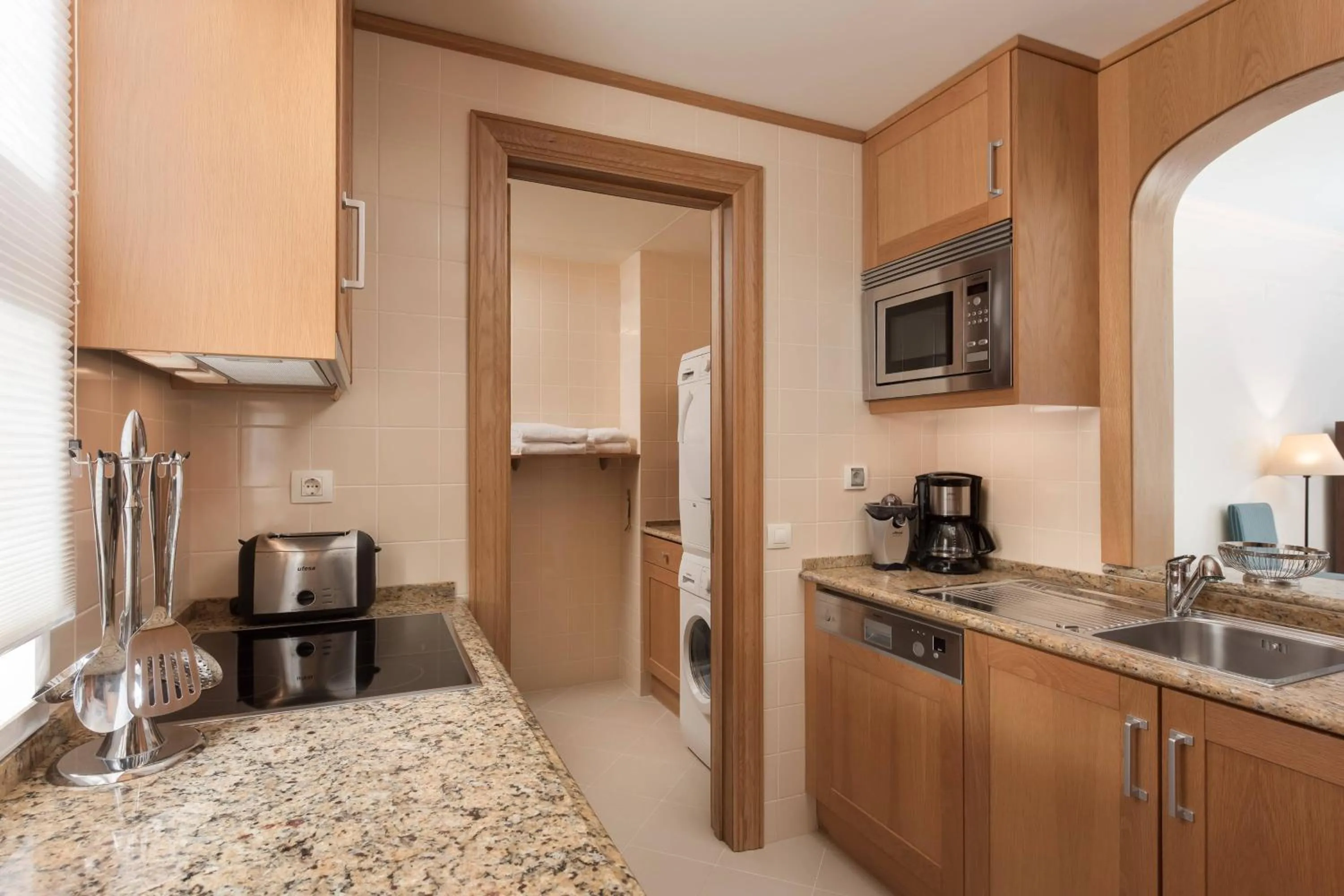 Kitchen or kitchenette in Pine Cliffs Residence, a Luxury Collection Resort, Algarve