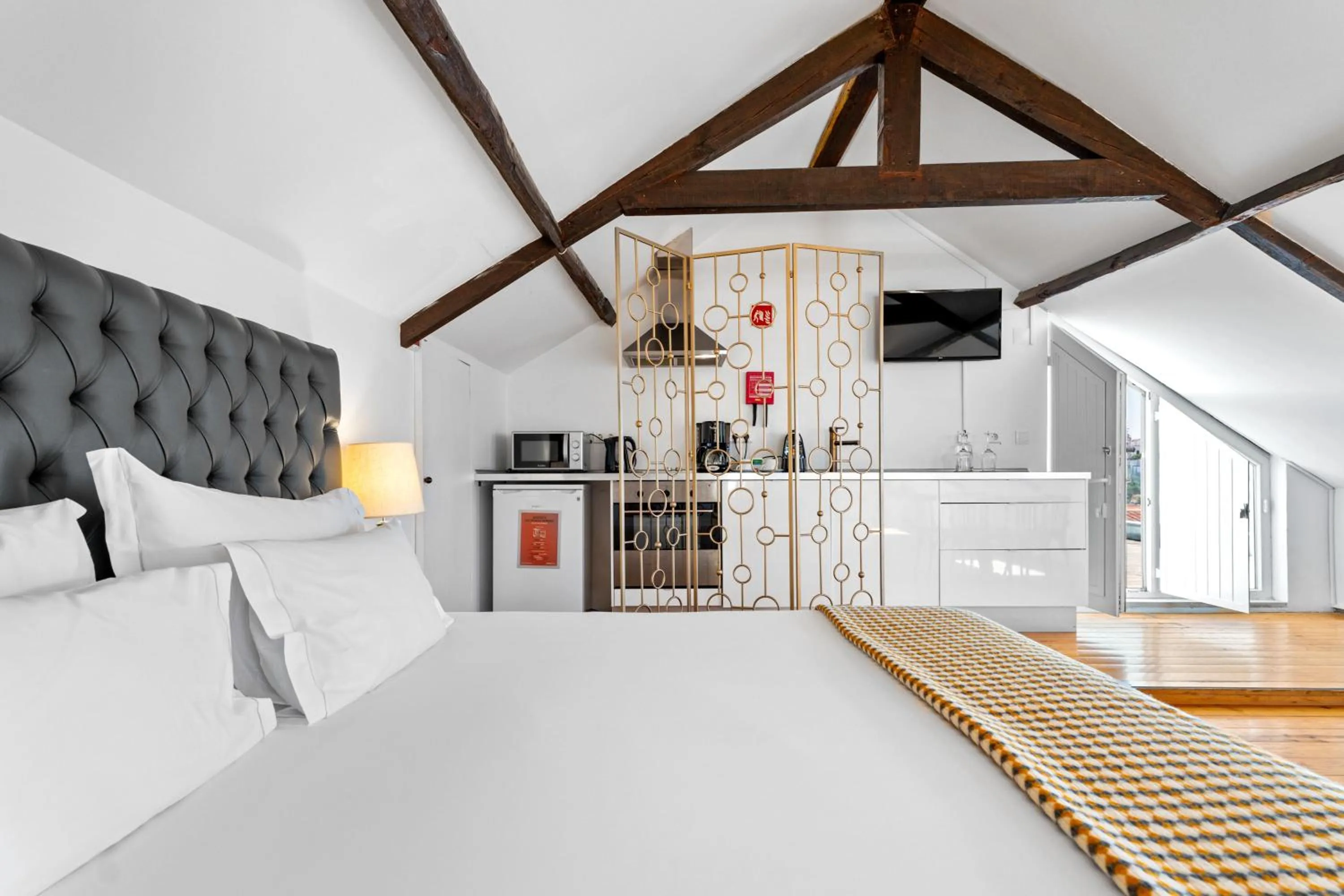 Bed in Quinta Colina by Shiadu