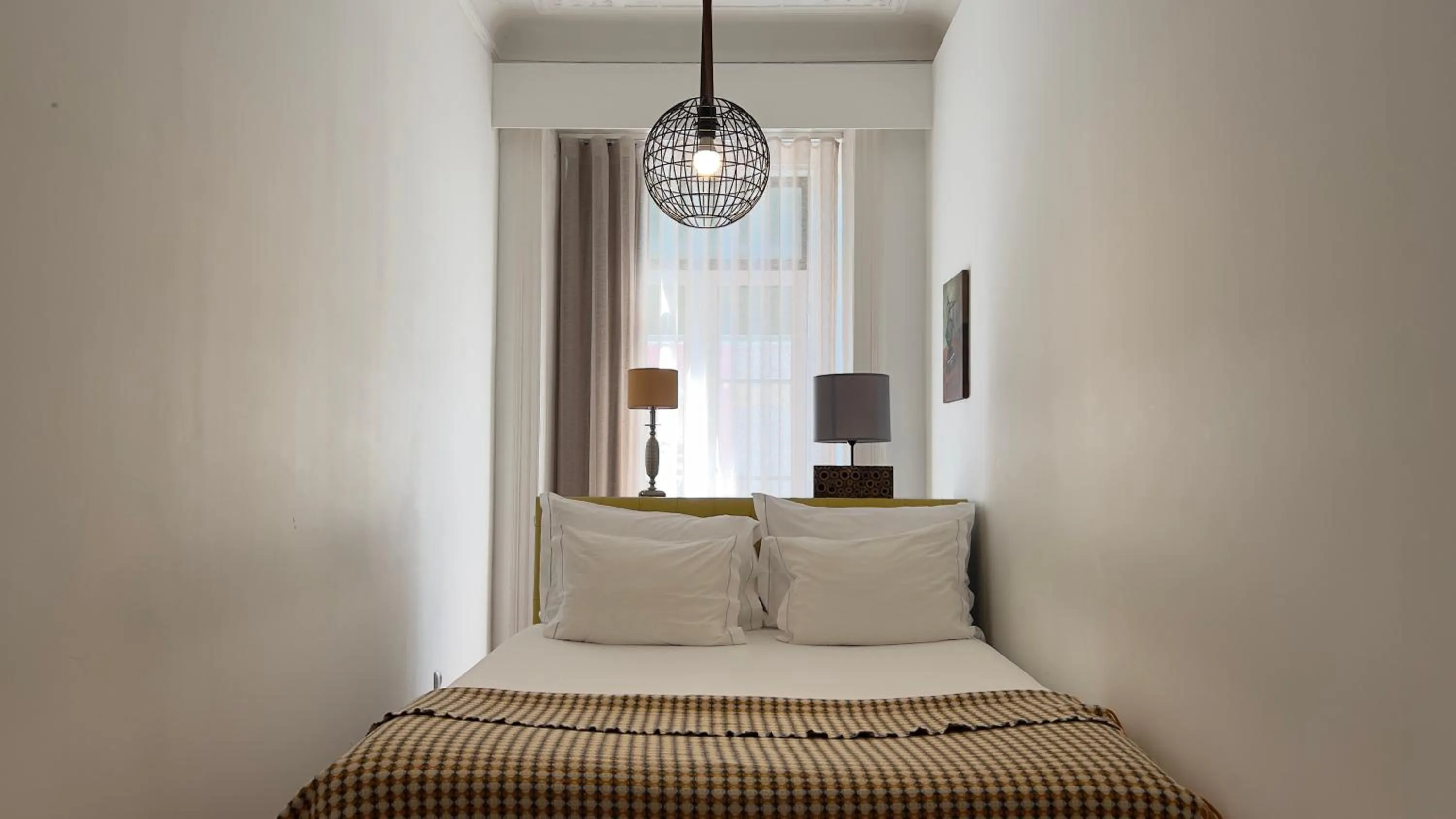 Bed in Quinta Colina by Shiadu