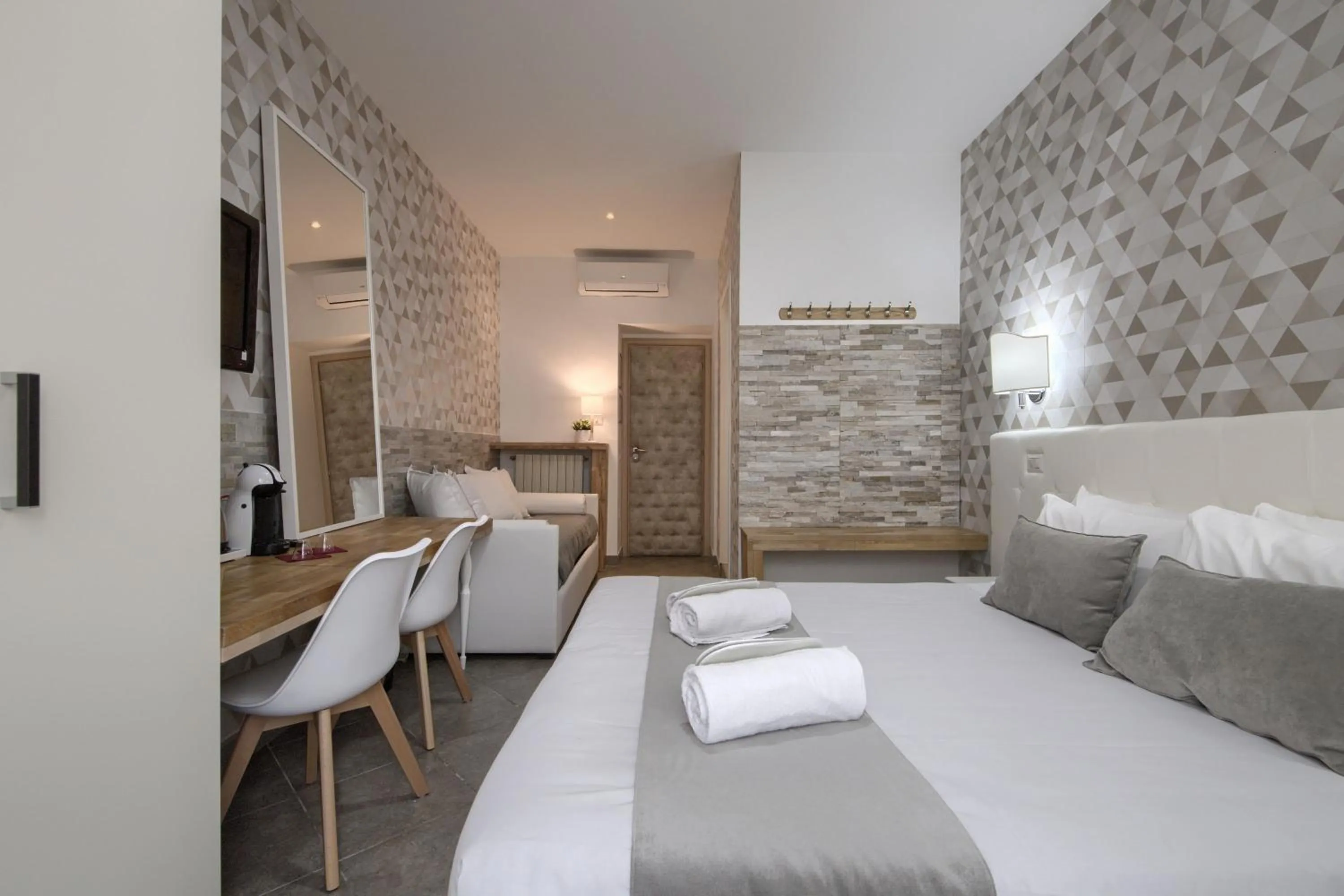 Bathroom, Bed in Vatican Treasure