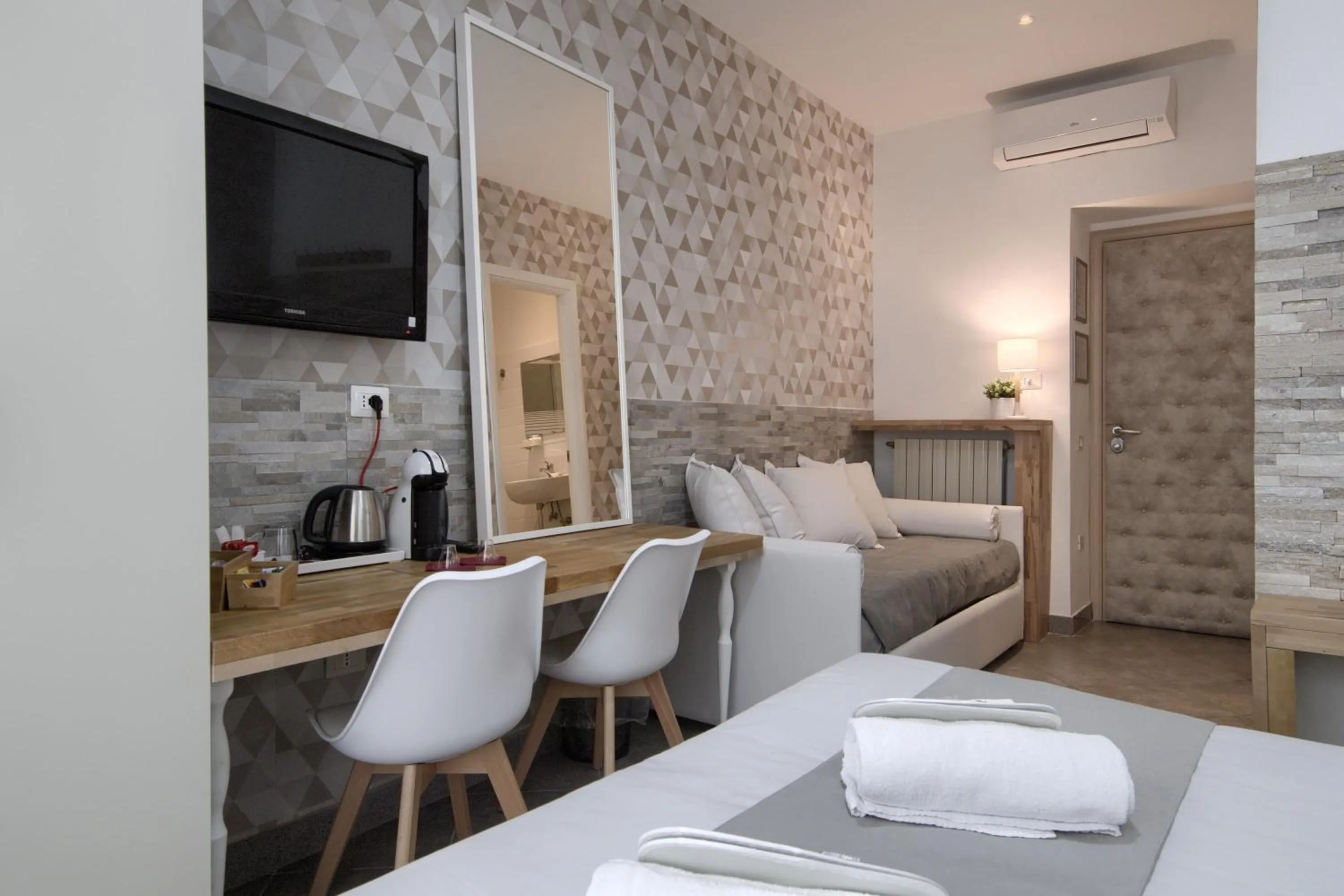 Bathroom, Bed in Vatican Treasure