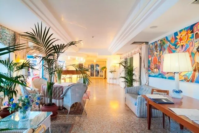 Lobby or reception, Bed in Hotel Panoramic