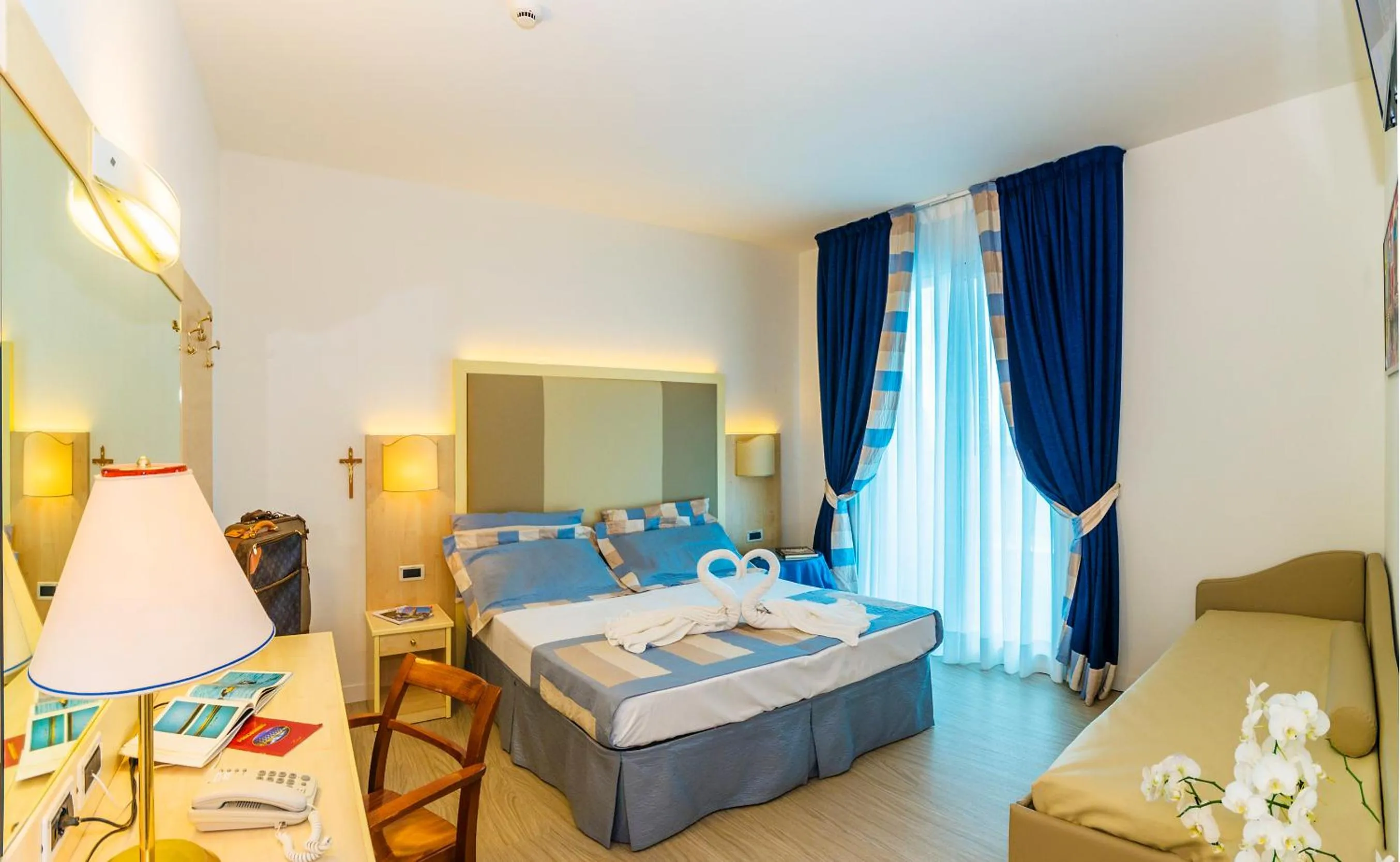 Photo of the whole room, Bed in Hotel Panoramic