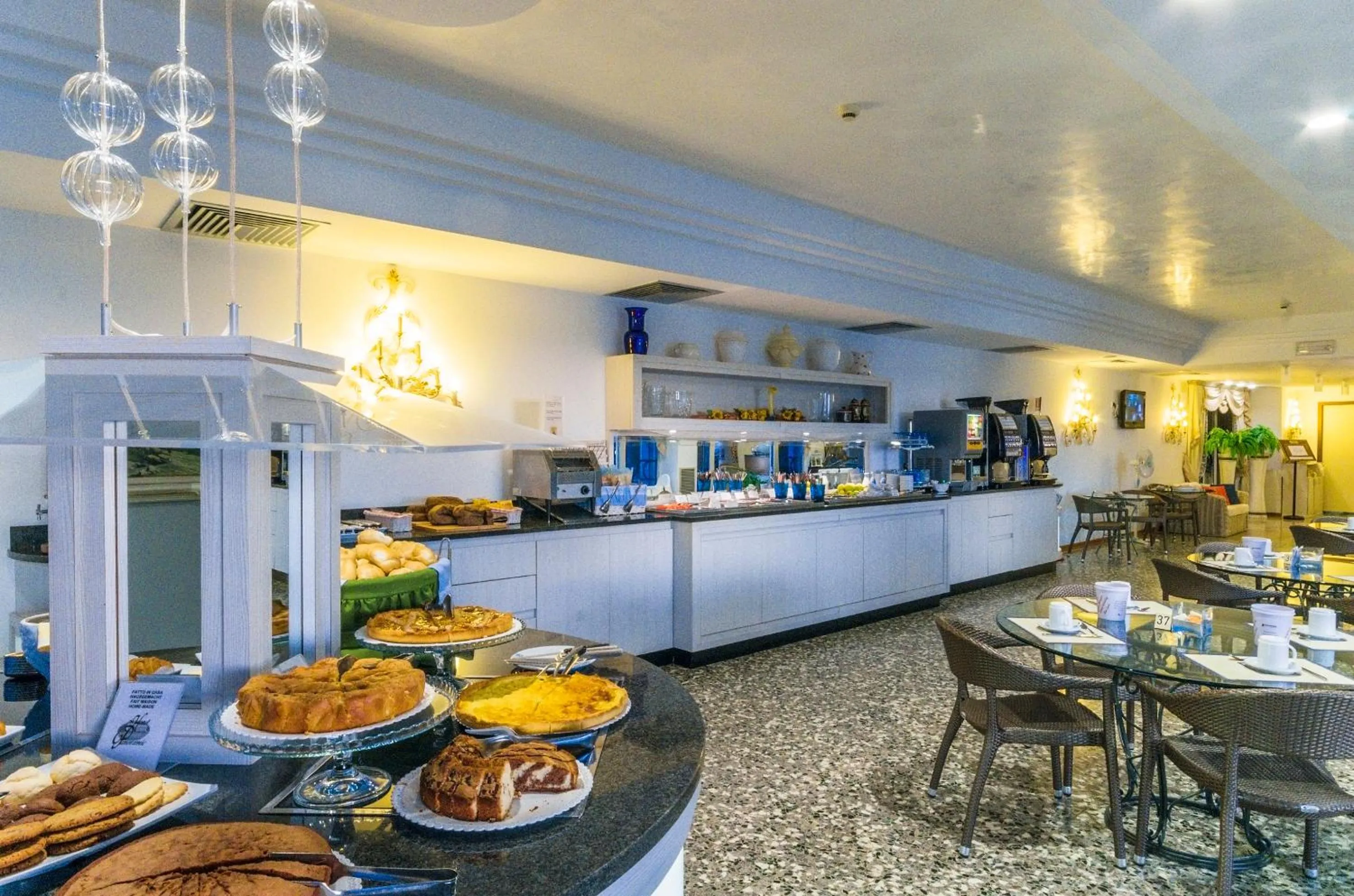 Food in Hotel Panoramic