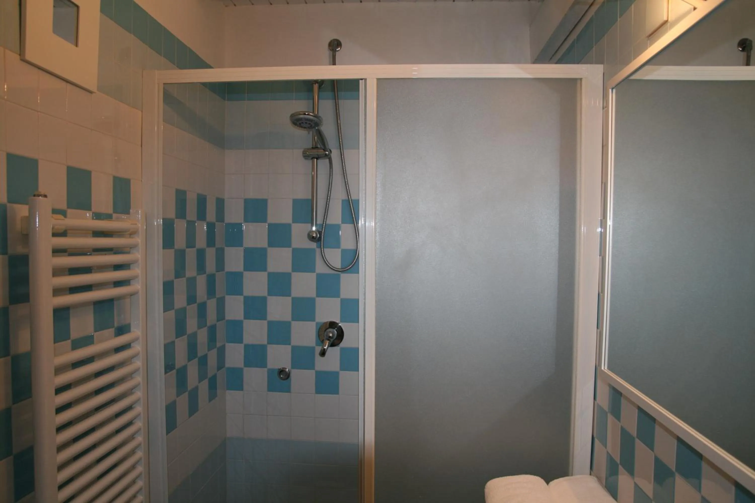 Shower in B&B Mini Hotel Incity-close train station and port-