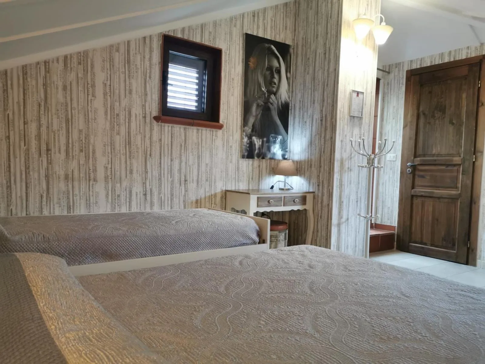 Photo of the whole room, Bed in B&B Mini Hotel Incity-close train station and port-