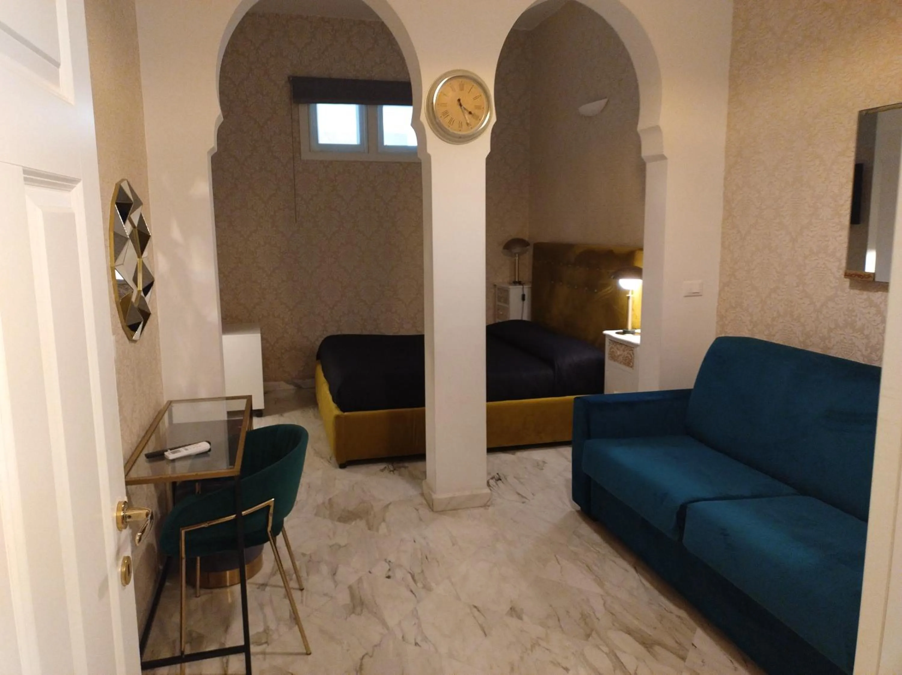 B&B Mini Hotel Incity-close train station and port-