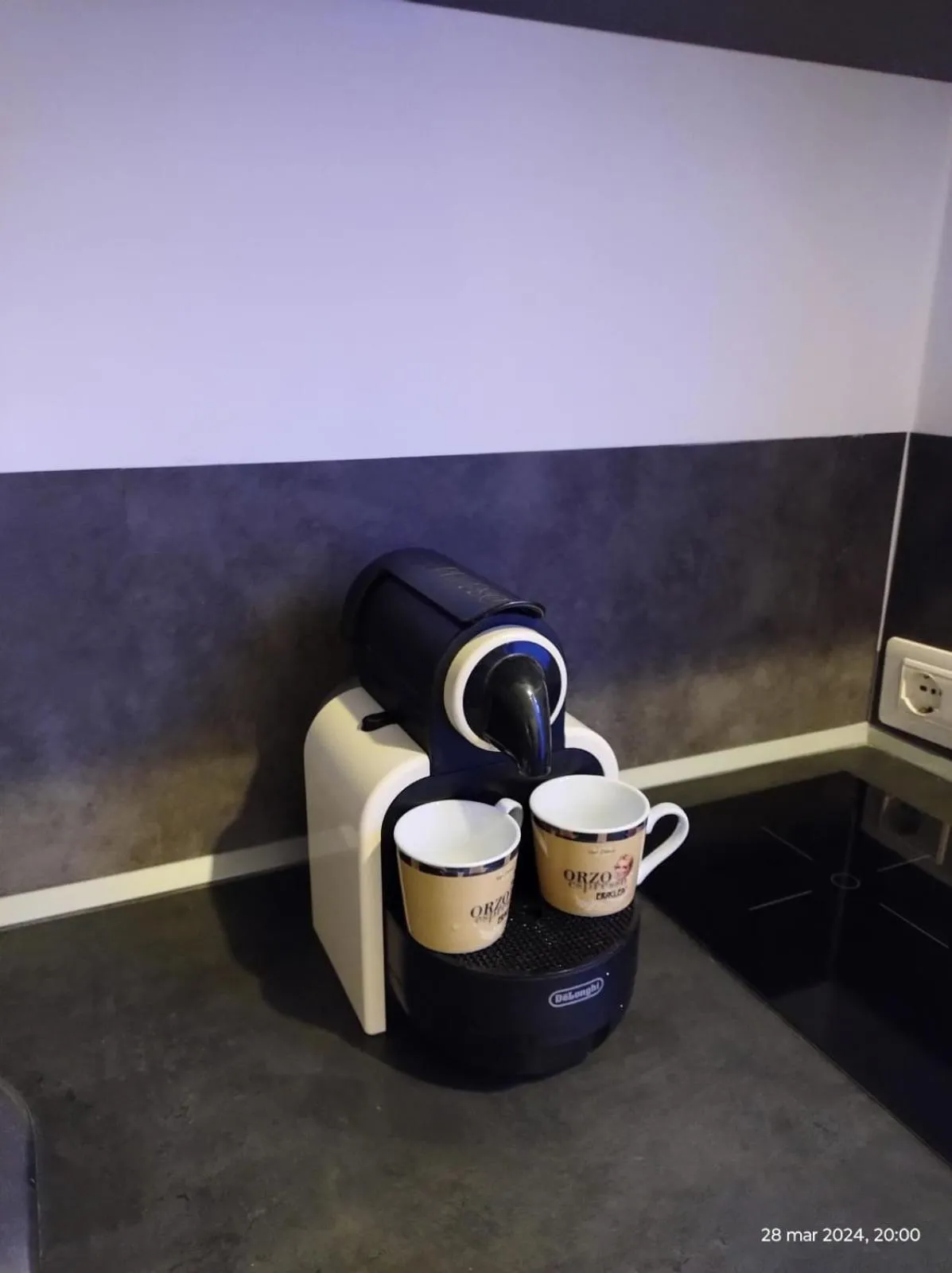 Kitchen or kitchenette in B&B Mini Hotel Incity-close train station and port-