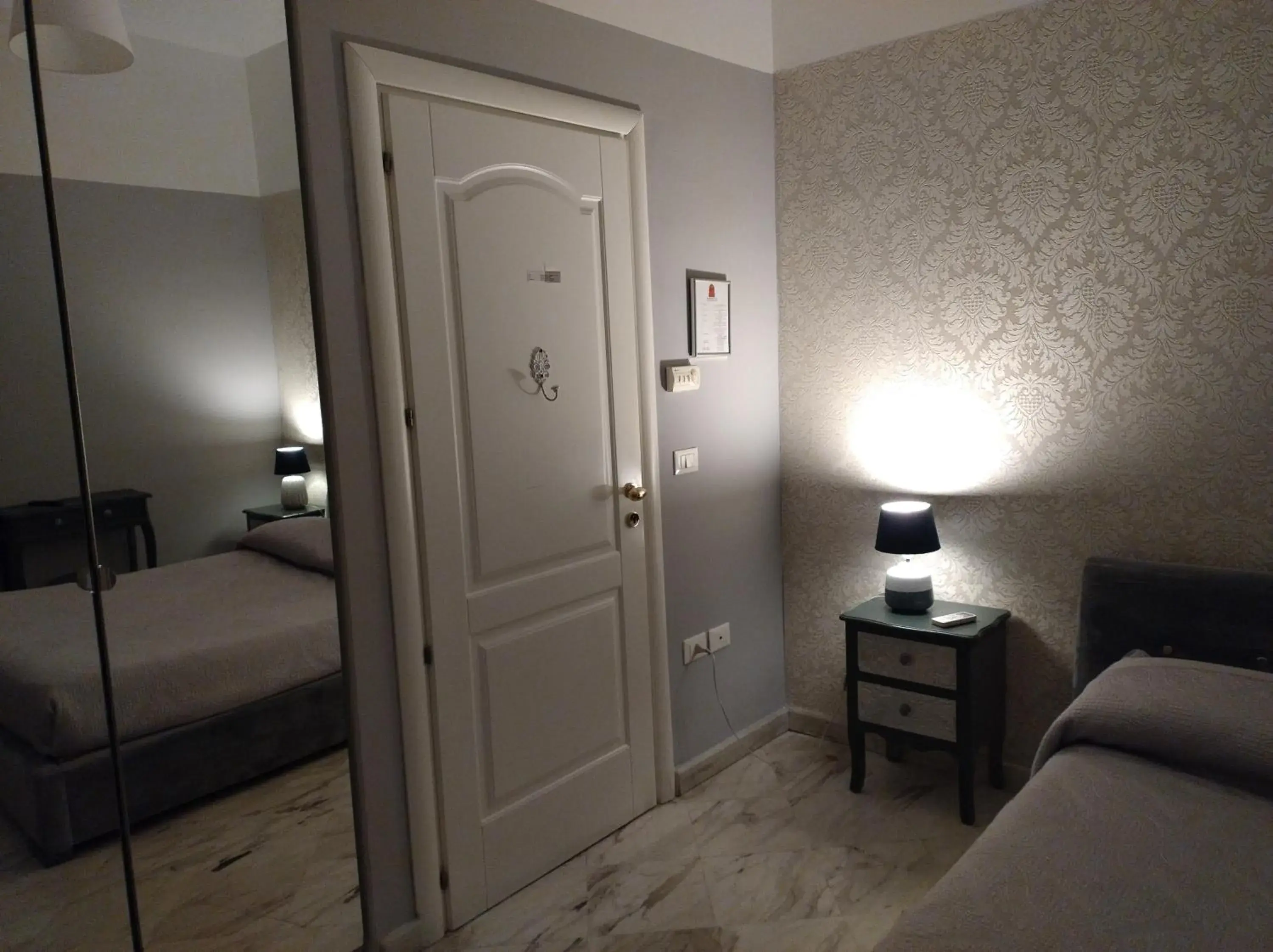 Superior Triple Room - single occupancy in B&B Mini Hotel Incity-close train station and port- Superior Triple Room - single occupancy in B&B Mini Hotel Incity-close train station and port-