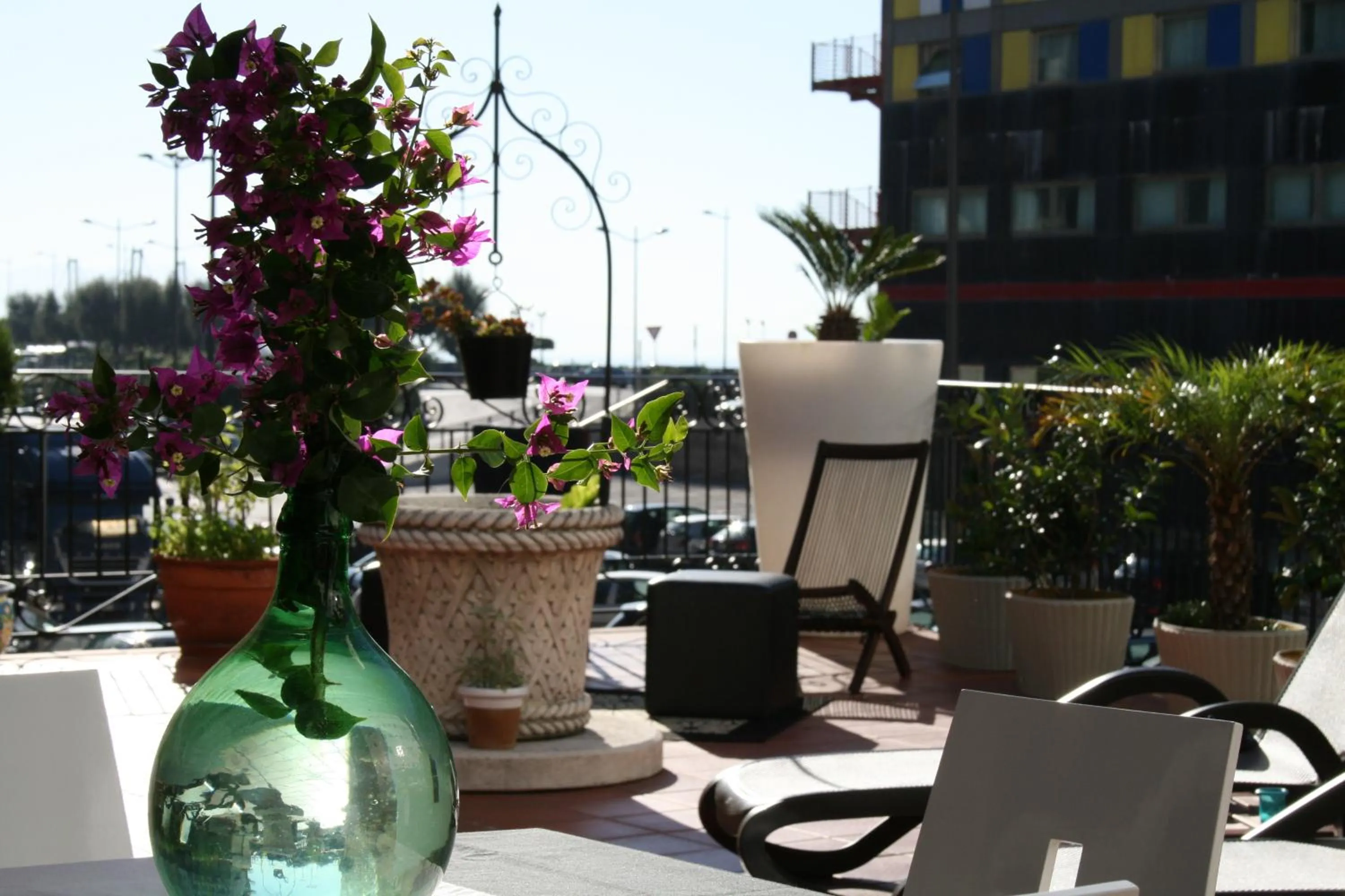 Balcony/Terrace in B&B Mini Hotel Incity-close train station and port-