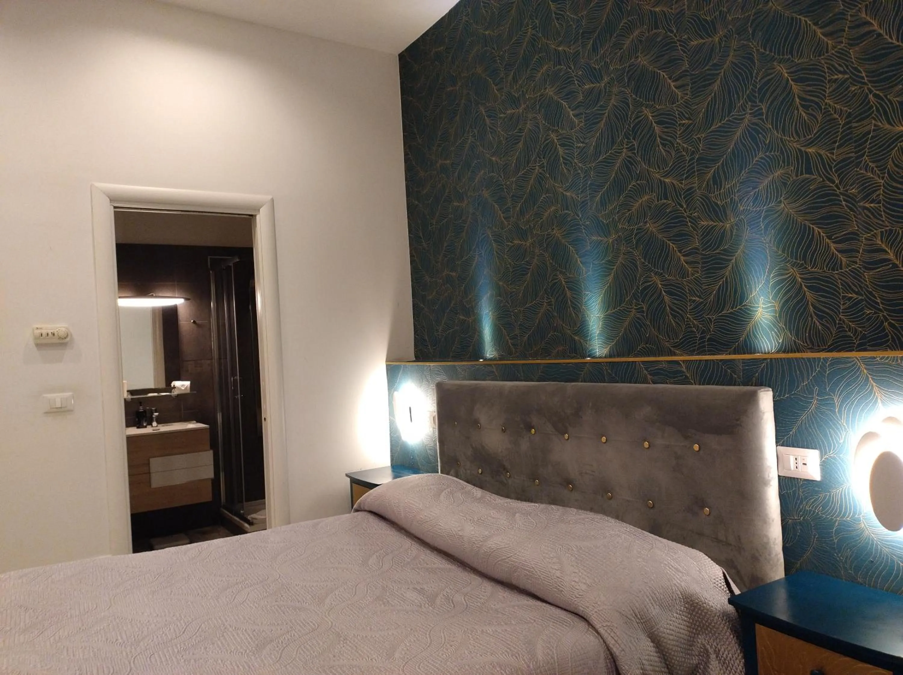 Bed in B&B Mini Hotel Incity-close train station and port-