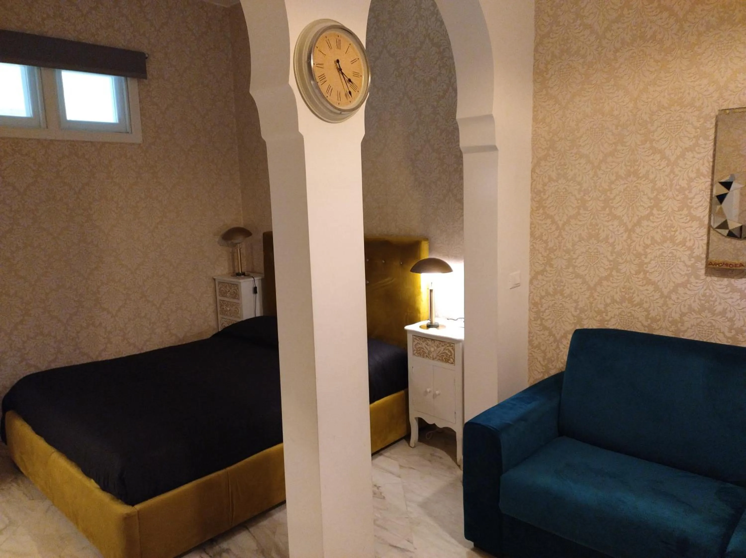 Bed in B&B Mini Hotel Incity-close train station and port-