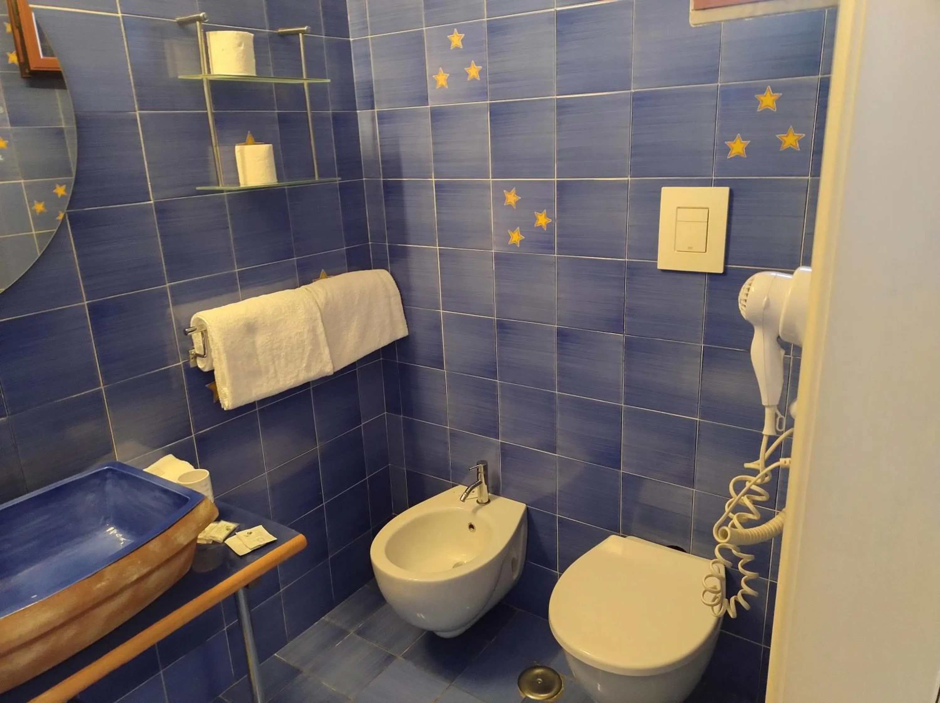 Shower in B&B Mini Hotel Incity-close train station and port-