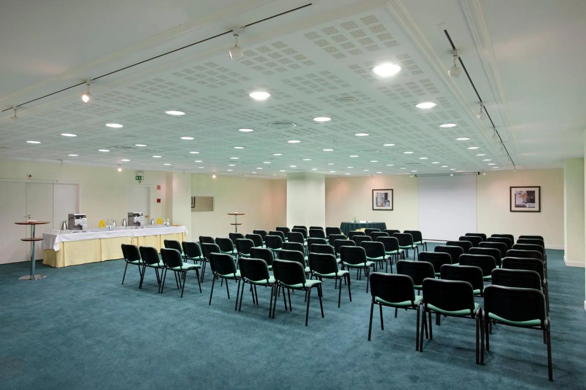 Meeting/conference room in Holiday Inn Lisbon by IHG