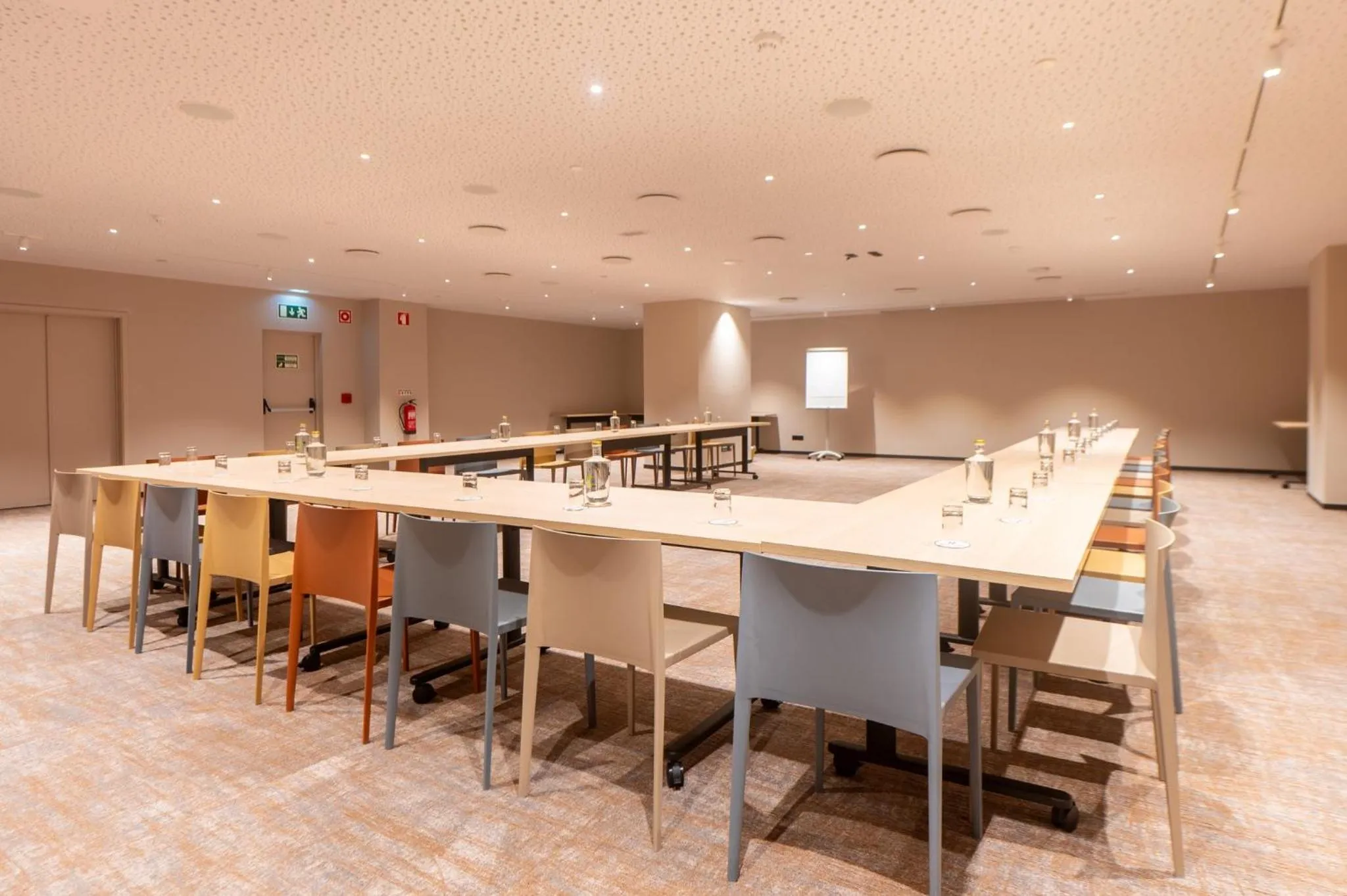 Meeting/conference room in Holiday Inn Lisbon by IHG