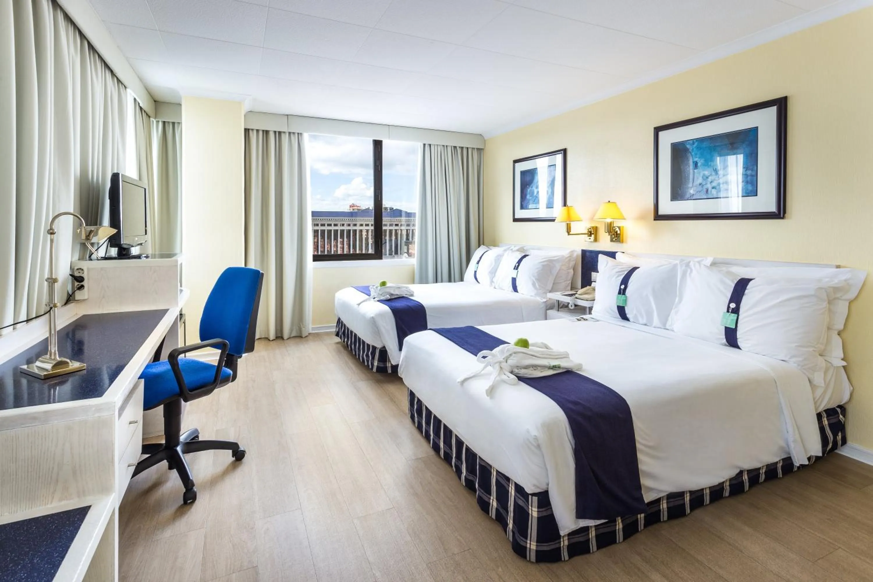 Photo of the whole room, Bed in Holiday Inn Lisbon by IHG