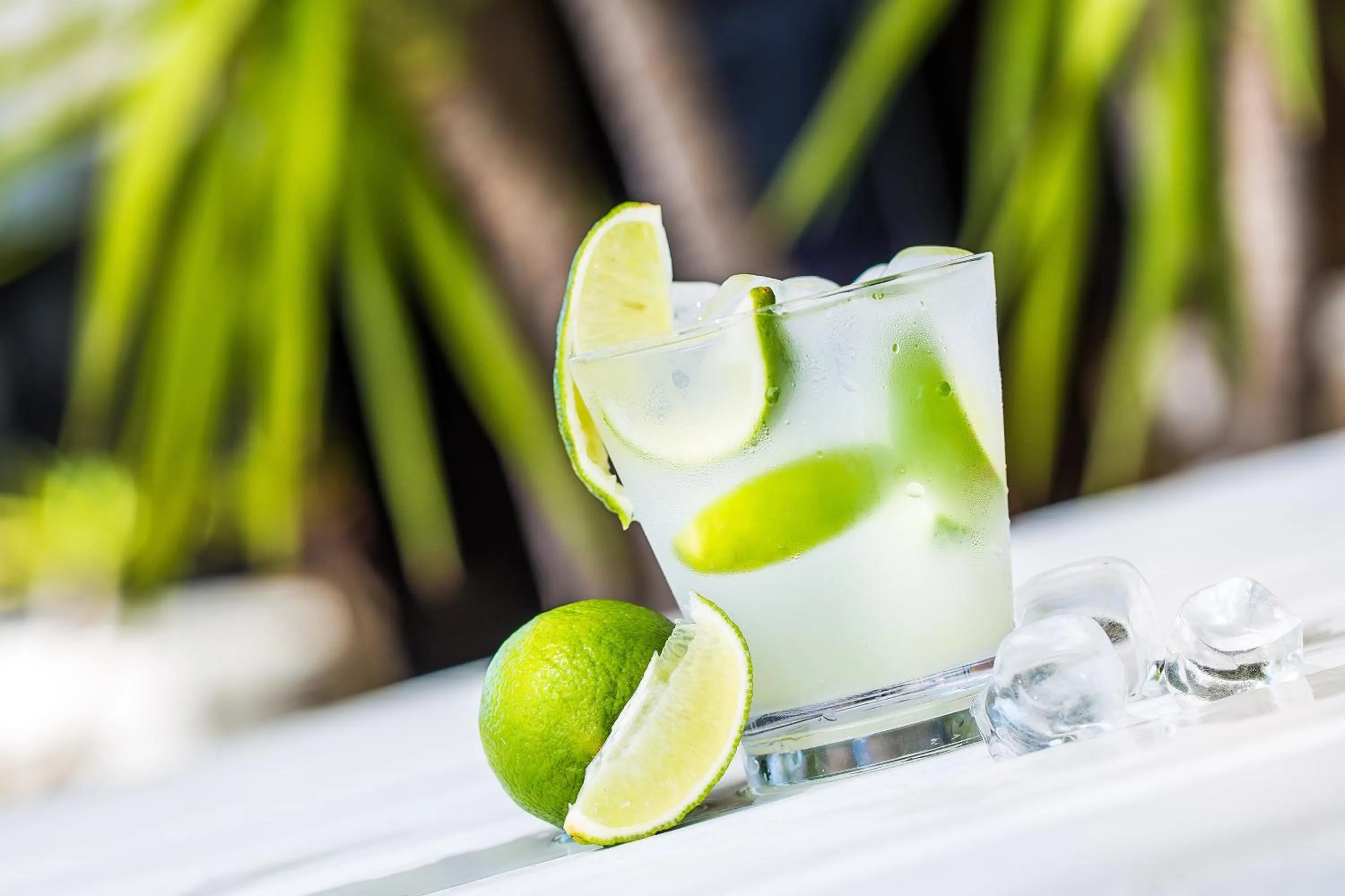 Lounge or bar in Holiday Inn Lisbon by IHG