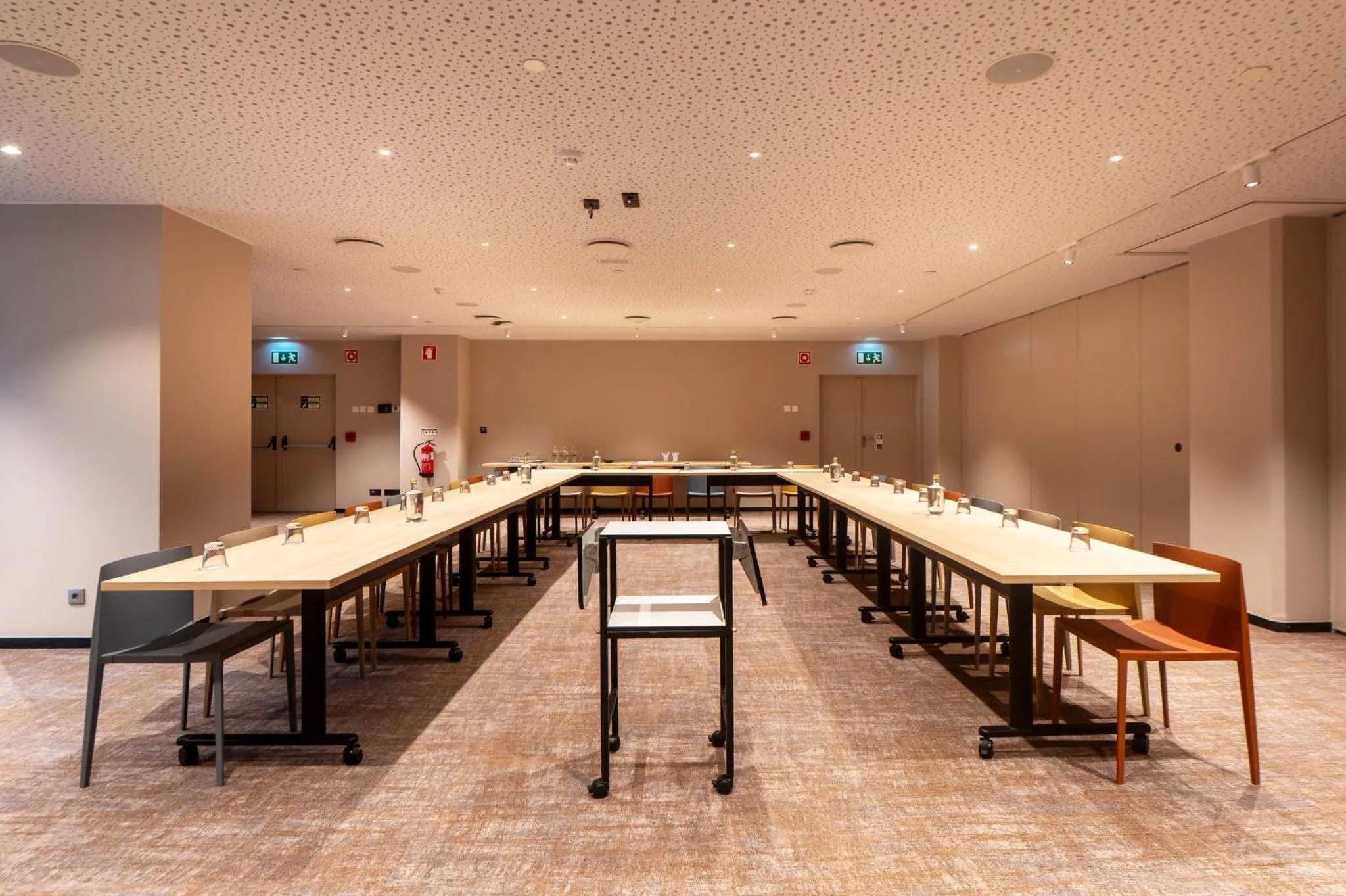 Meeting/conference room in Holiday Inn Lisbon by IHG