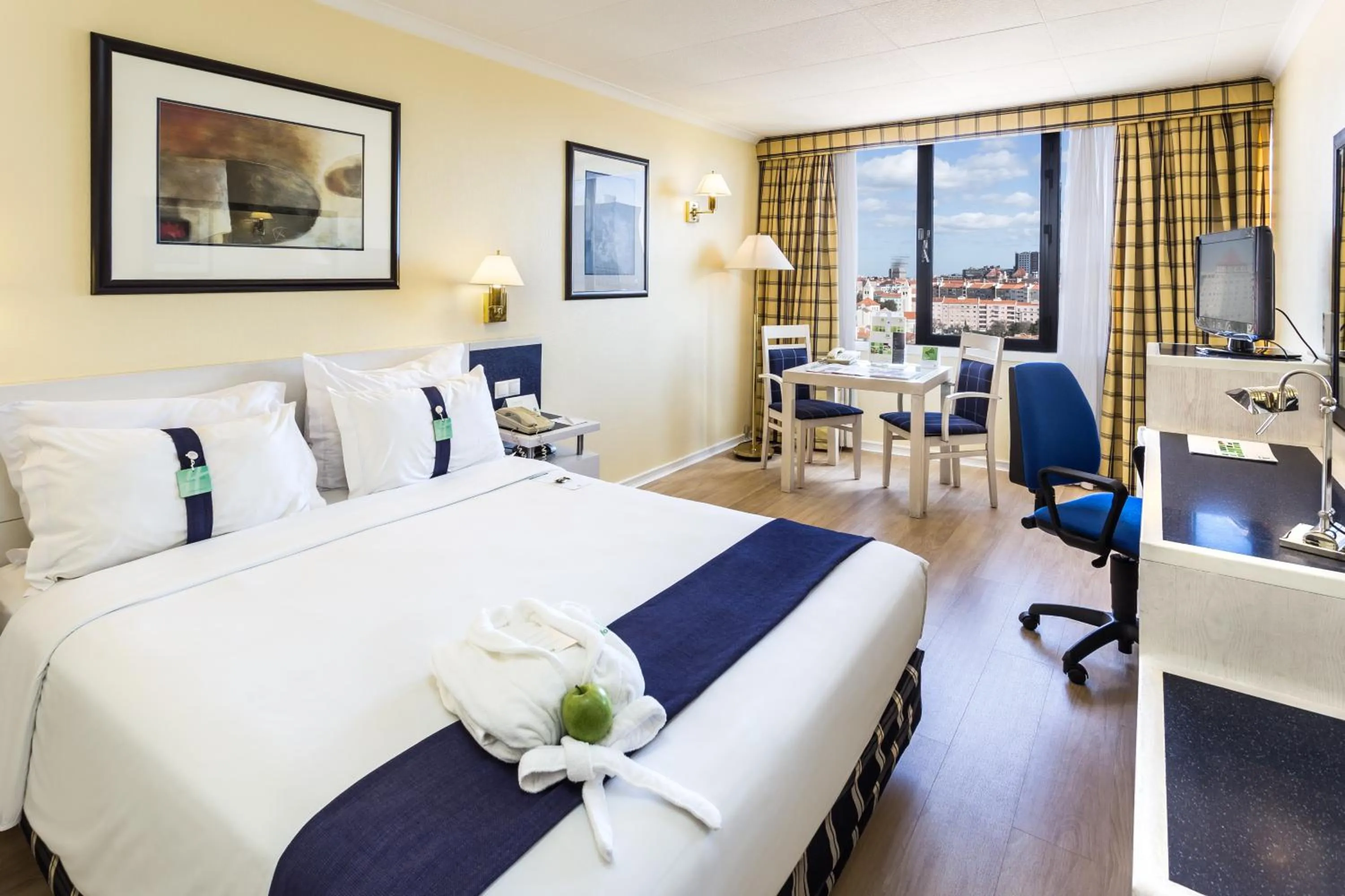 Bedroom, Bed in Holiday Inn Lisbon by IHG