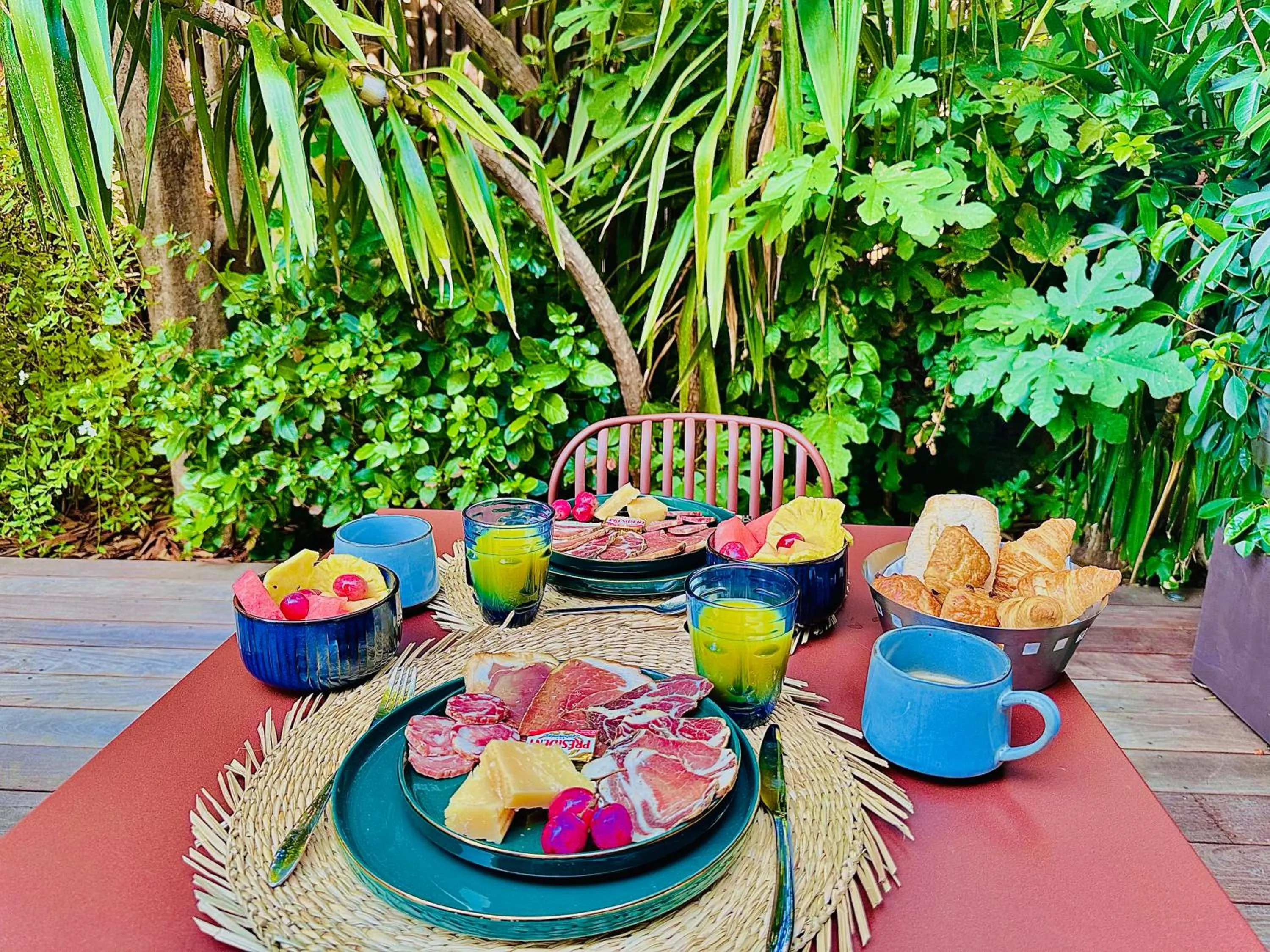 Garden in Hôtel Le Mistral