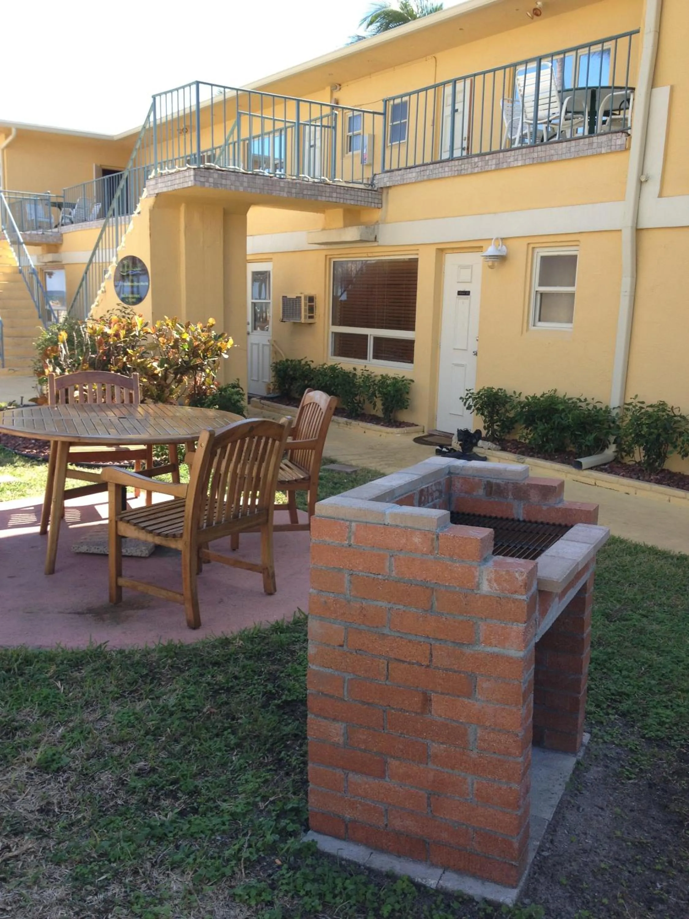 Facade/entrance in Ebb Tide Resort