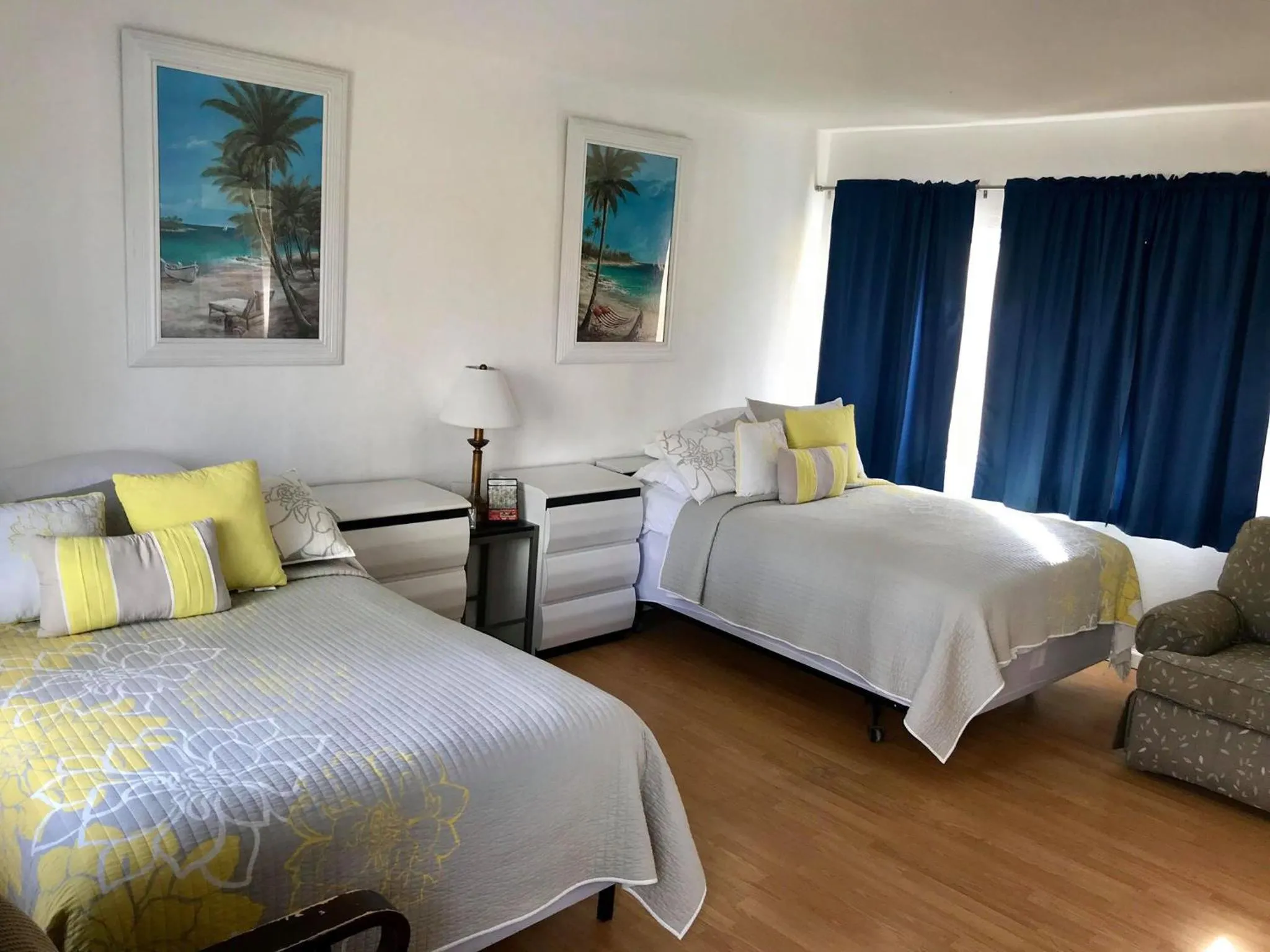 Bed in Ebb Tide Resort