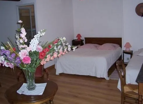 Photo of the whole room, Bed in Ferme du Montheu
