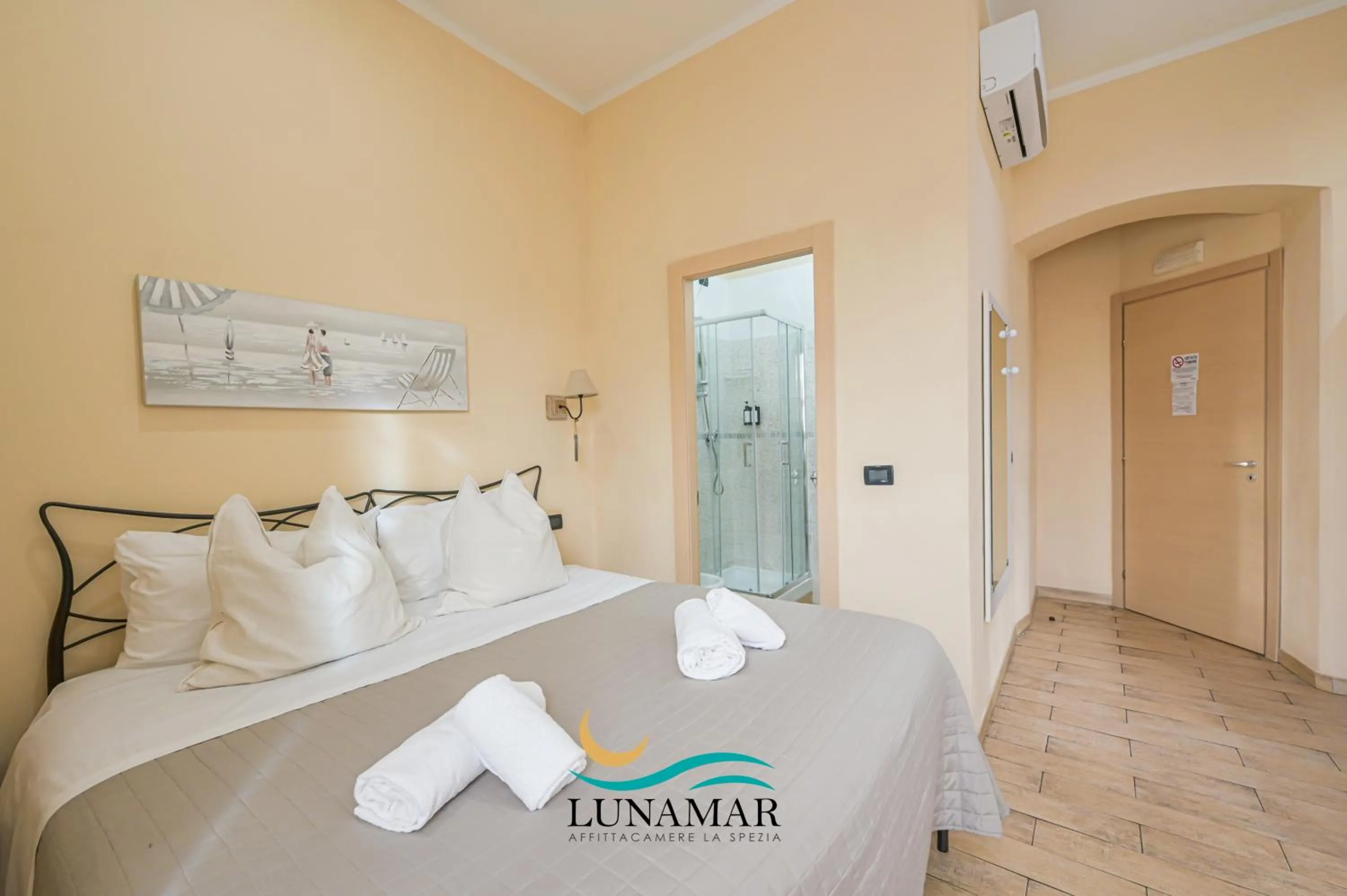 Bedroom, Bed in Affittacamere Lunamar