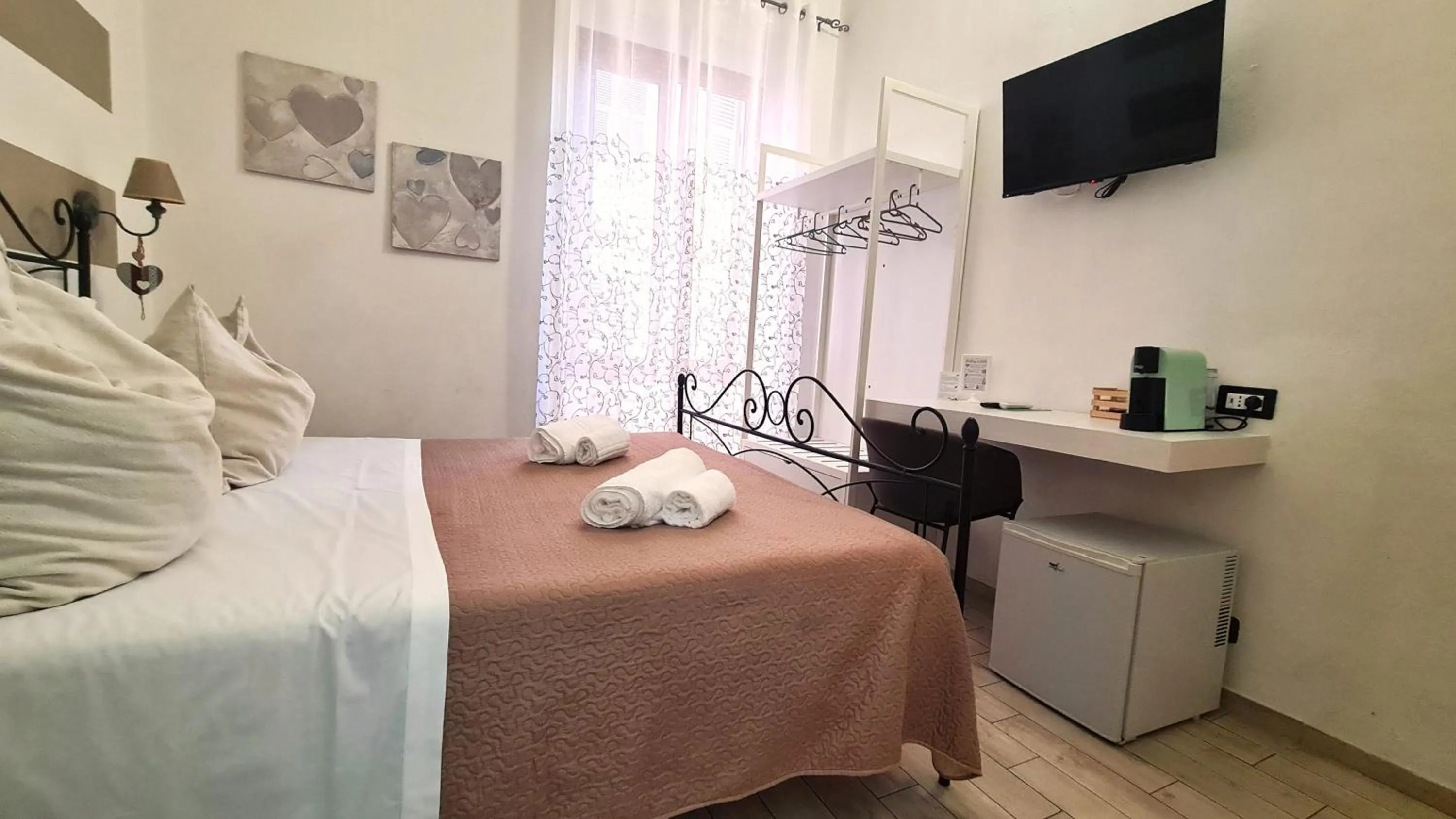 Bed in Affittacamere Lunamar