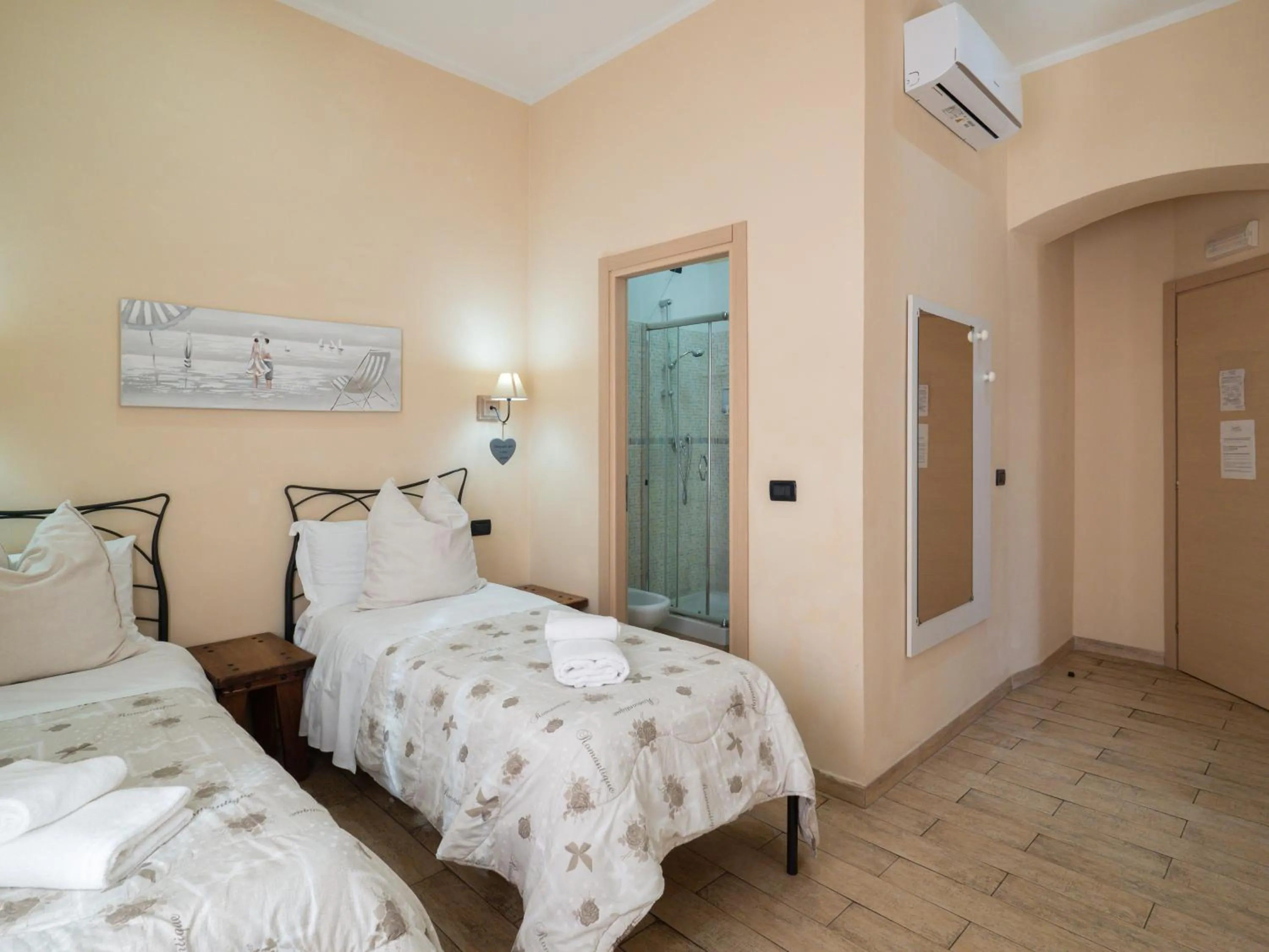 Bed in Affittacamere Lunamar