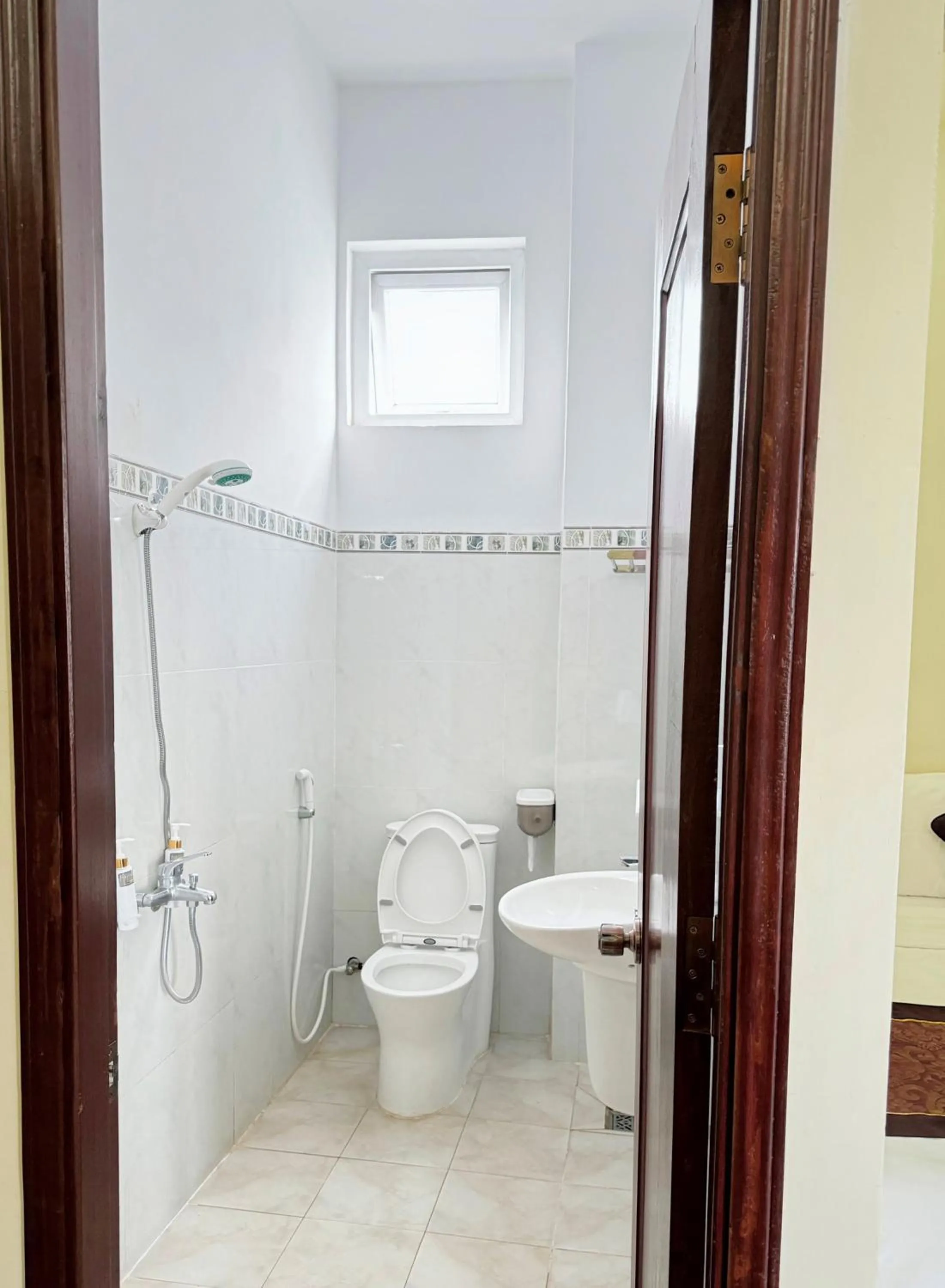 Bathroom in Kim Ngân Hotel Buôn Ma Thuột