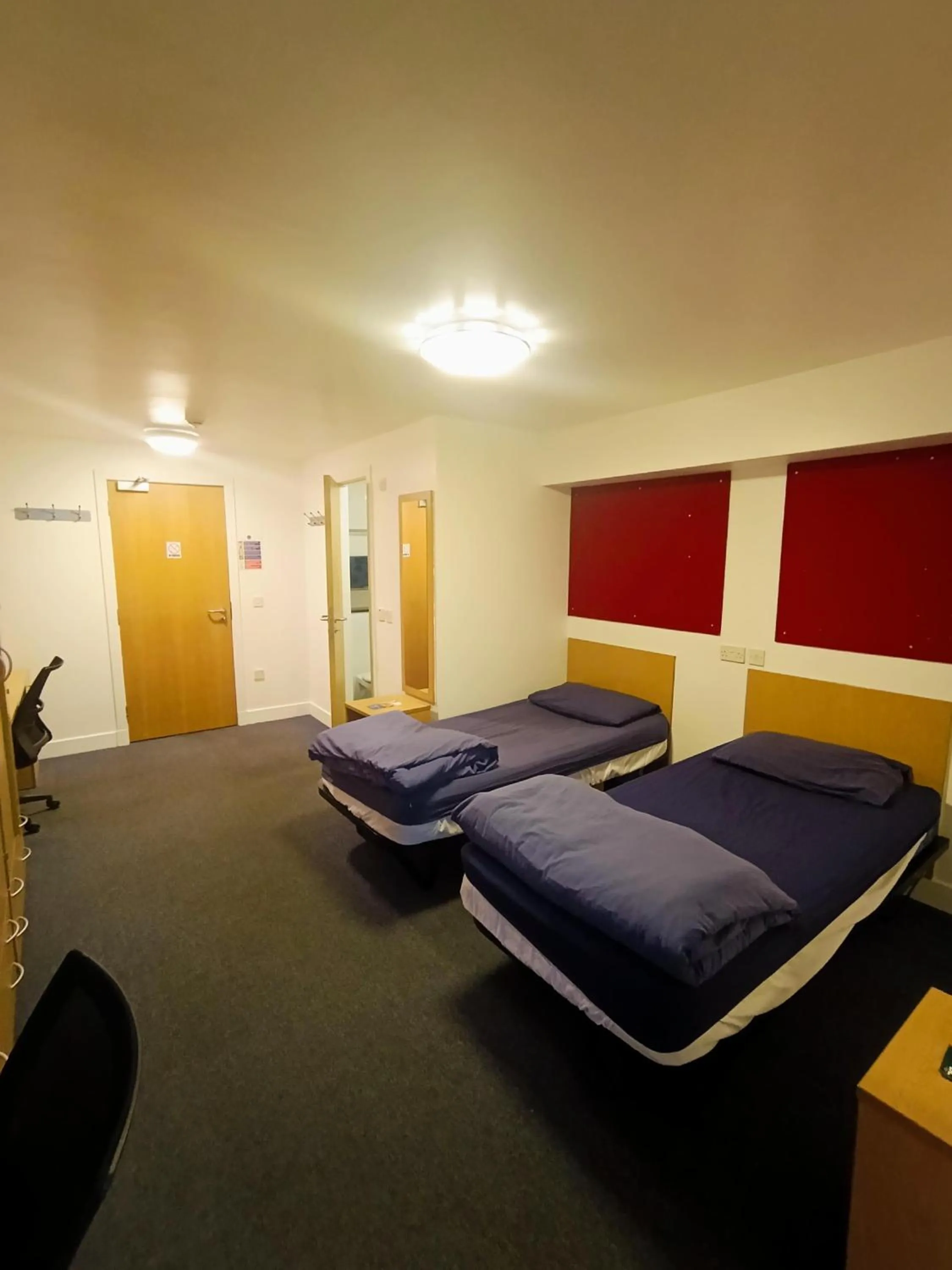 Bed in Perth Youth Hostel and Apartments