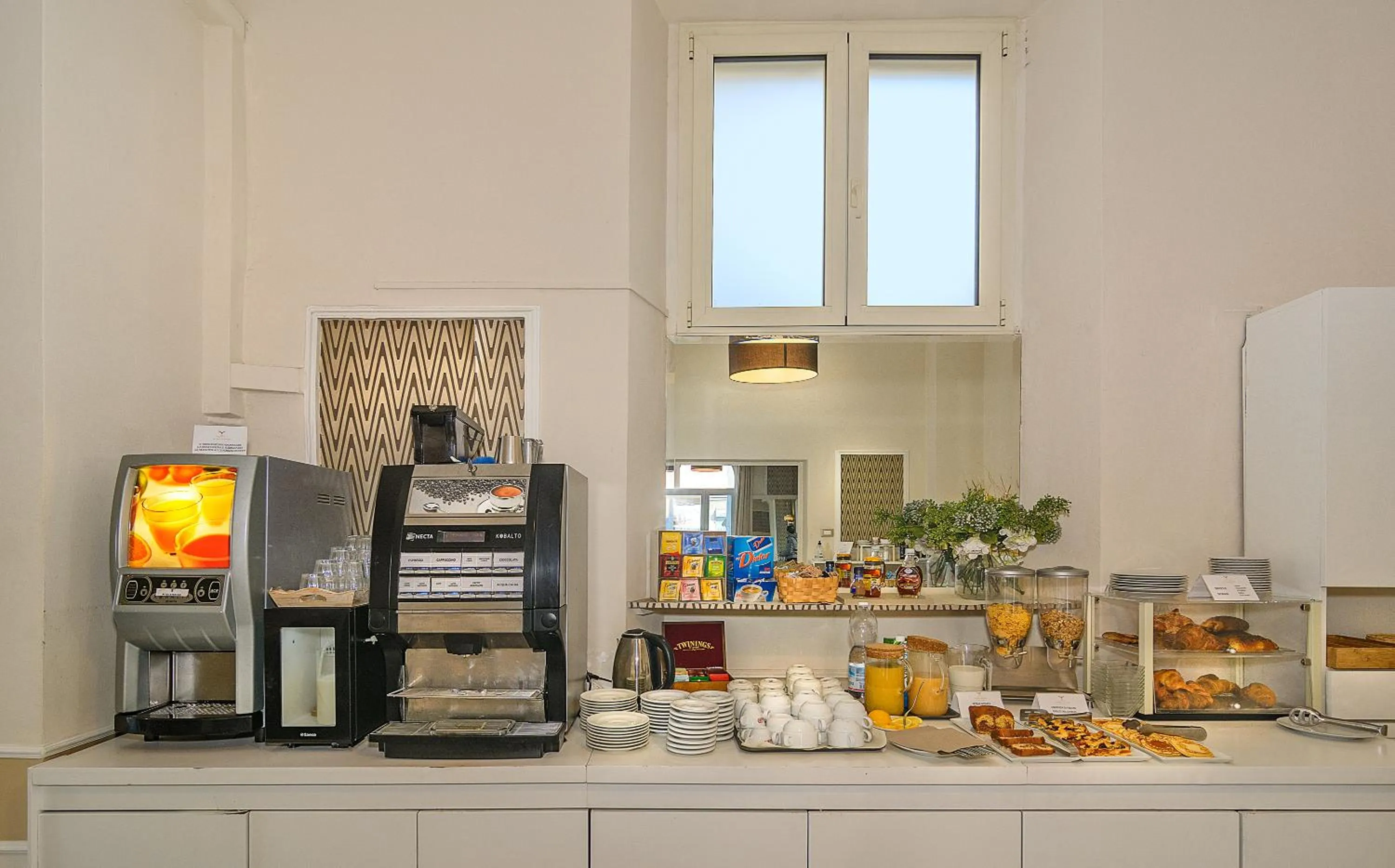 Coffee/tea facilities in Hotel La Pace