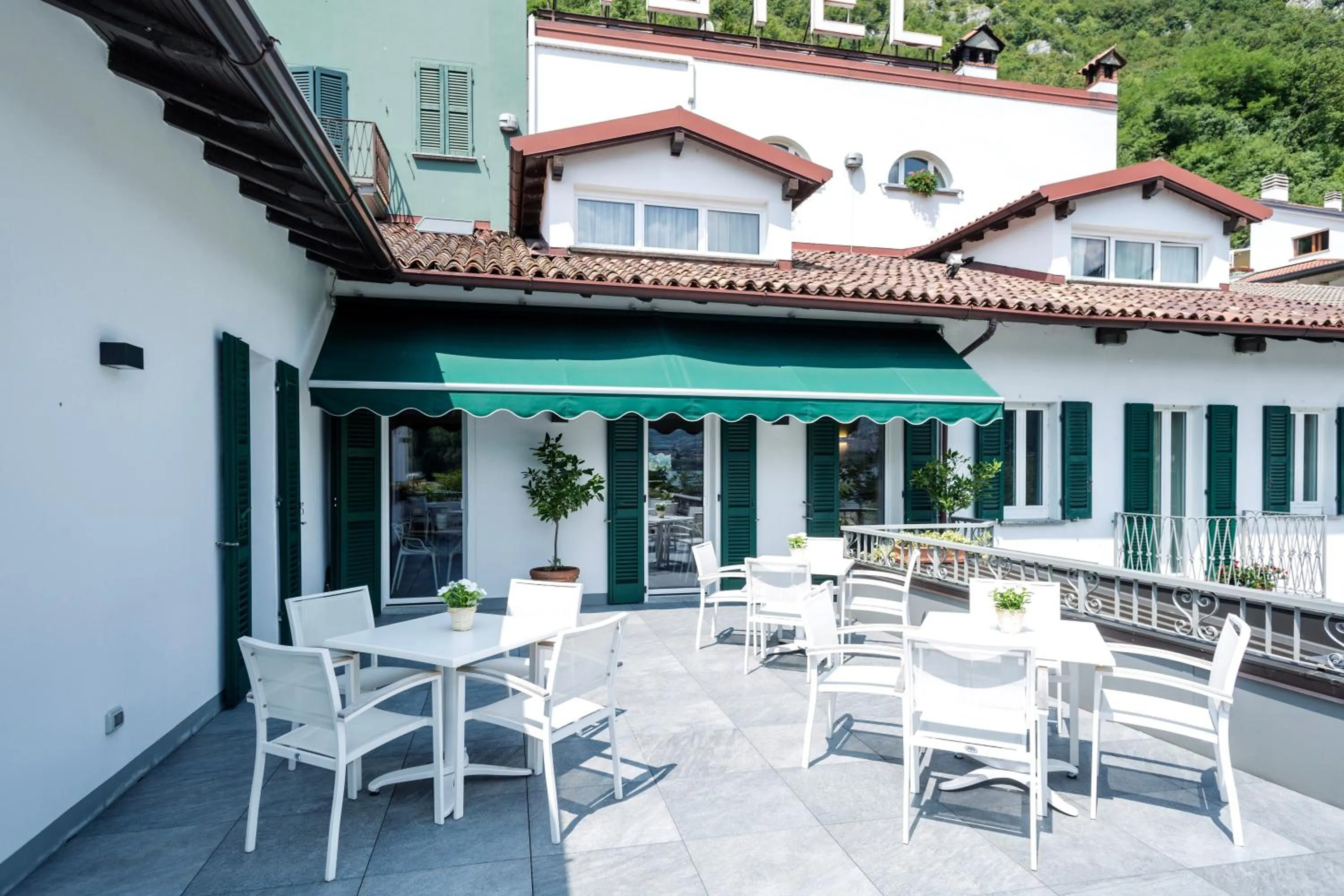 Property building in Hotel Baia di Paré