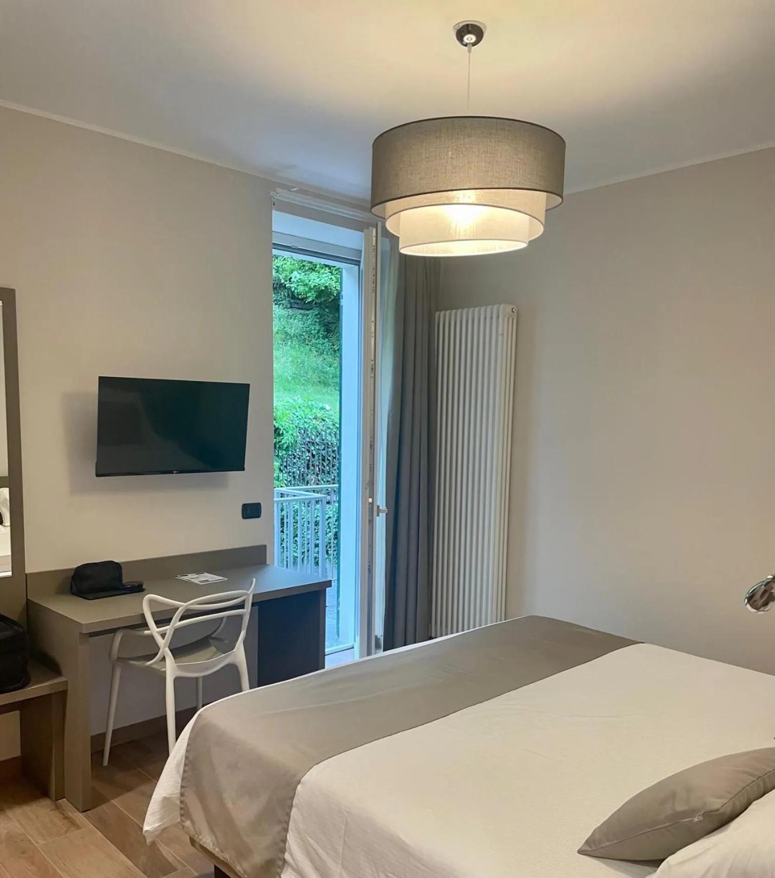 Photo of the whole room, Bed in Hotel Baia di Paré